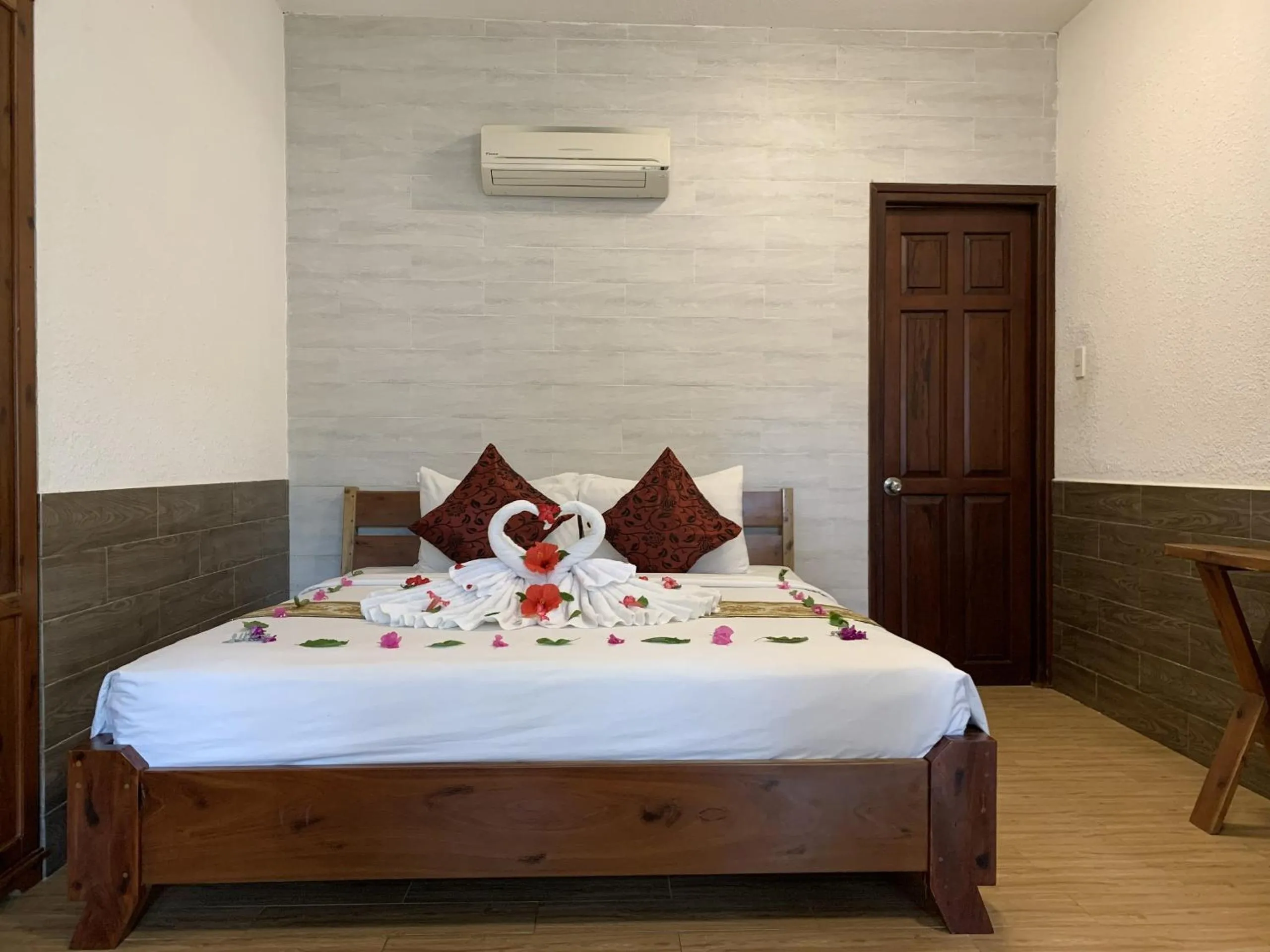 Bedroom, Bed in Blue Shell Resort