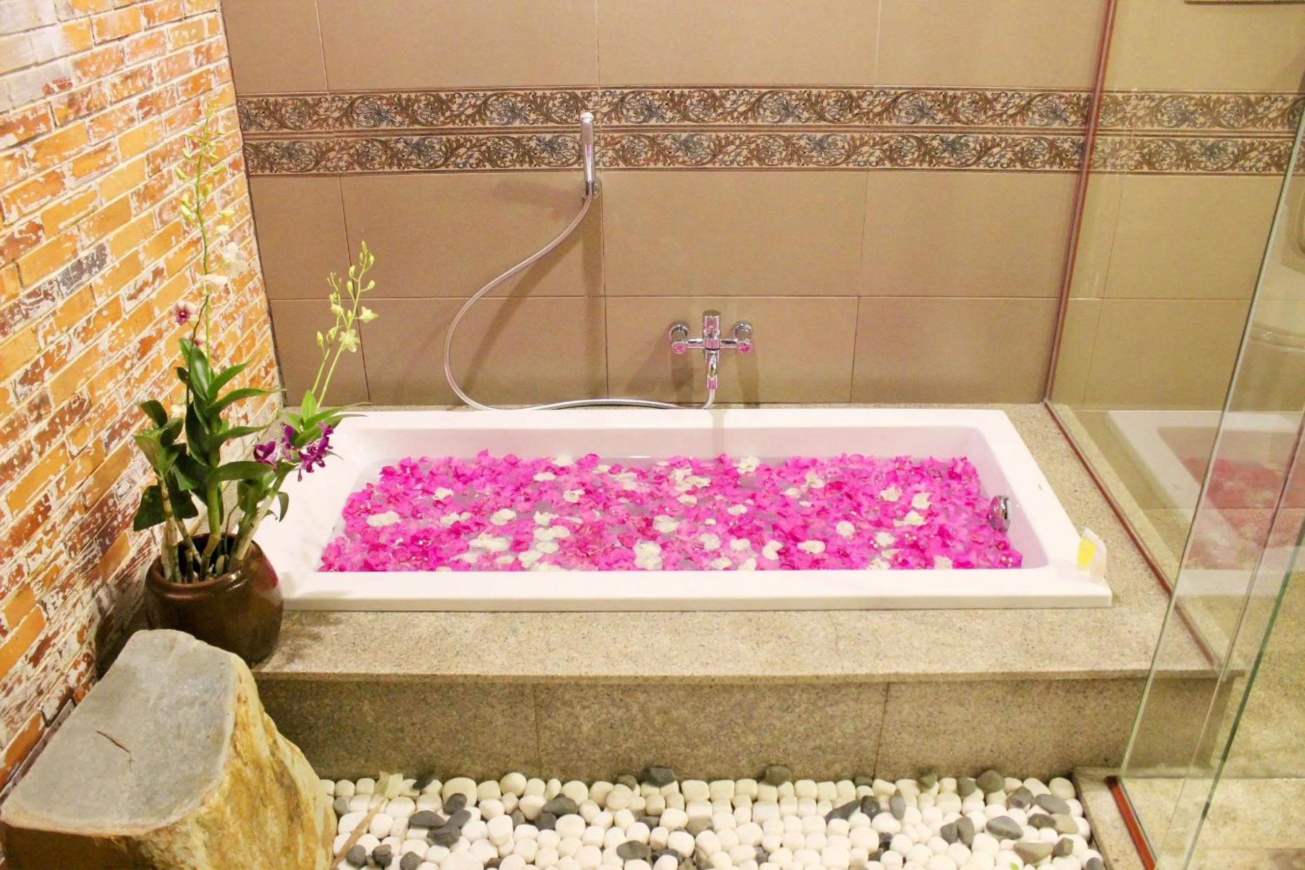 Shower in Blue Shell Resort