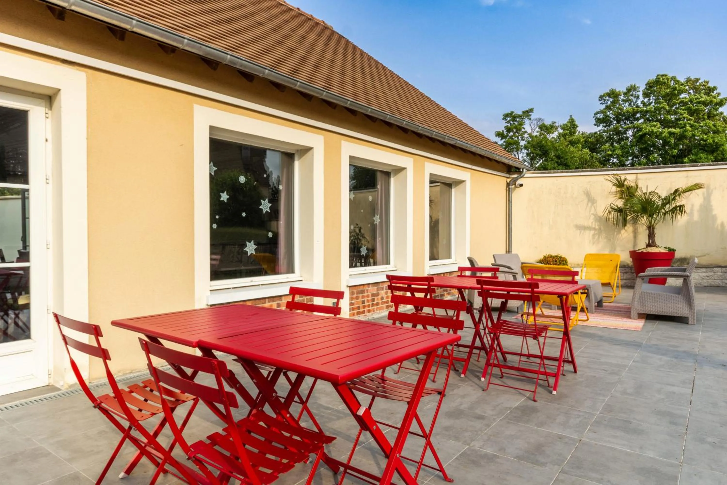 Patio in Hôtel HAPY