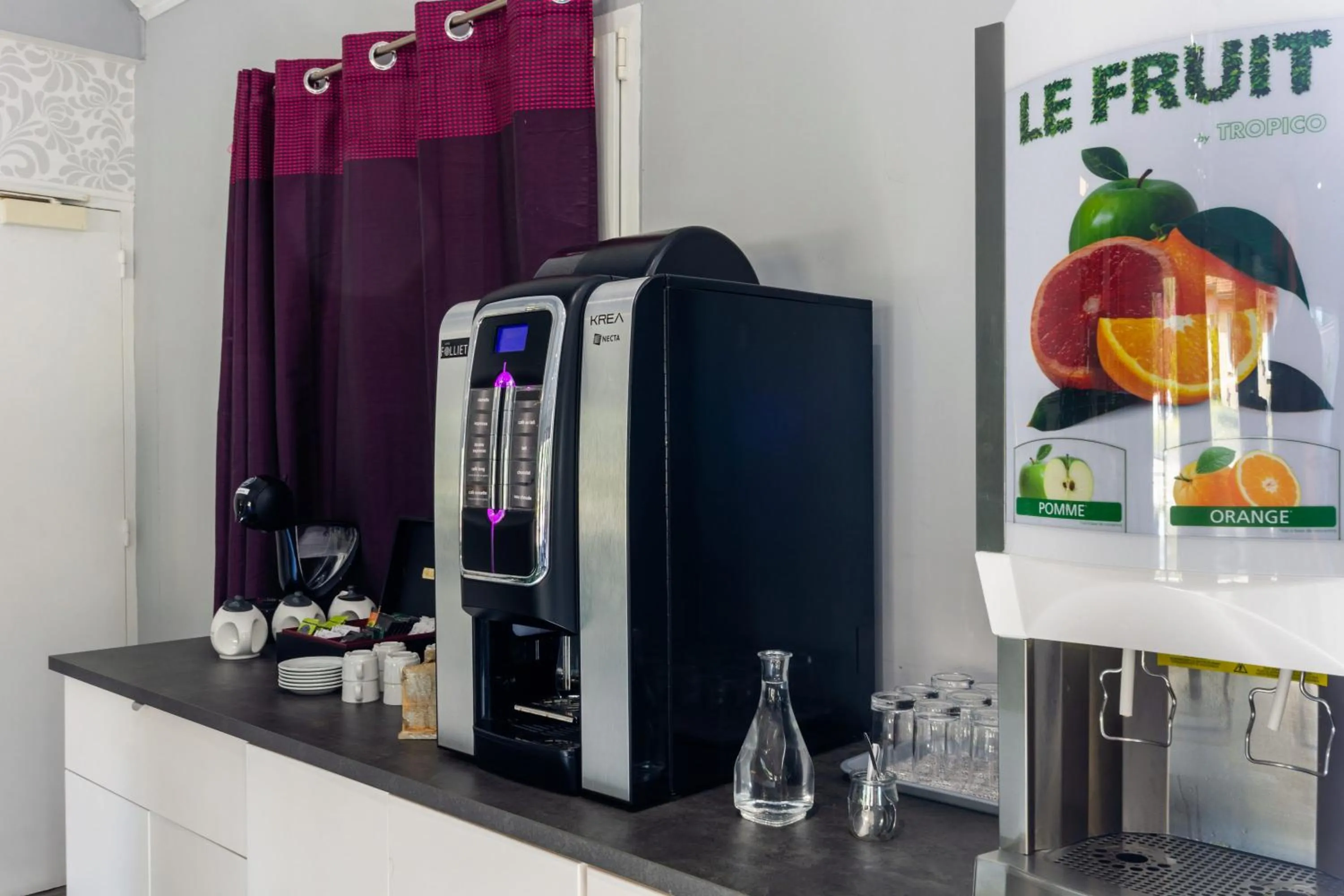 Food and drinks in Hôtel HAPY