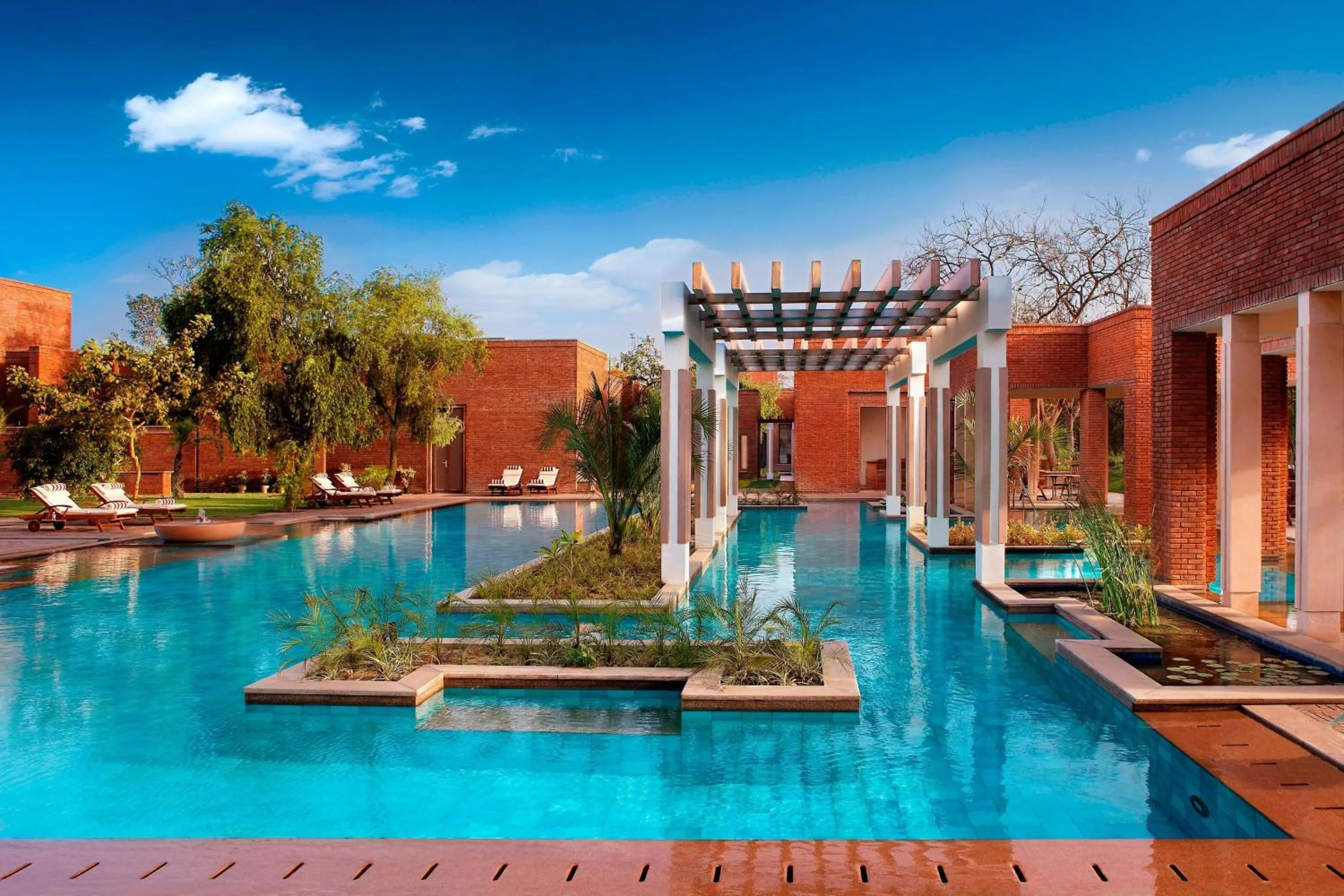 Swimming pool in ITC Mughal, A Luxury Collection Resort & Spa, Agra