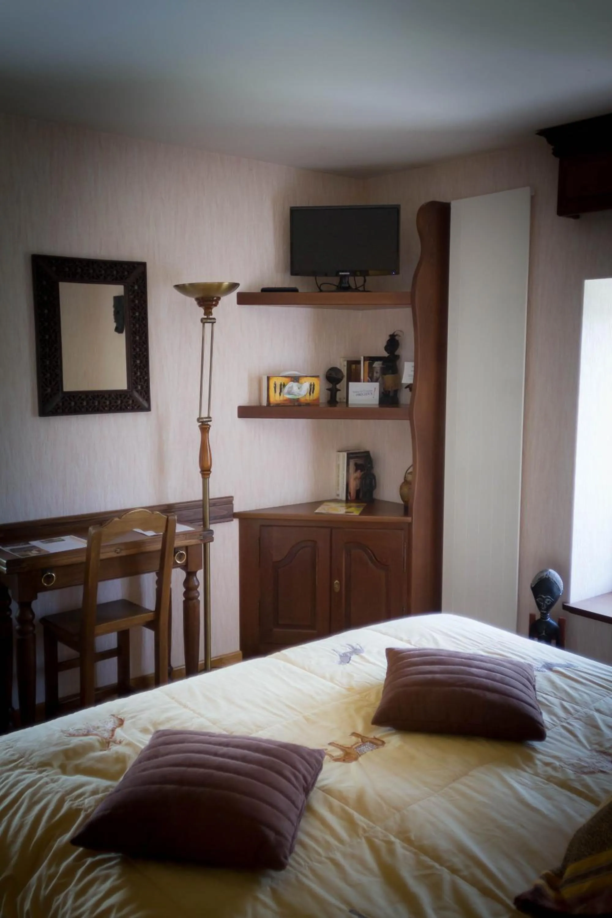 Photo of the whole room, Bed in Le Bonheur dans le Pré