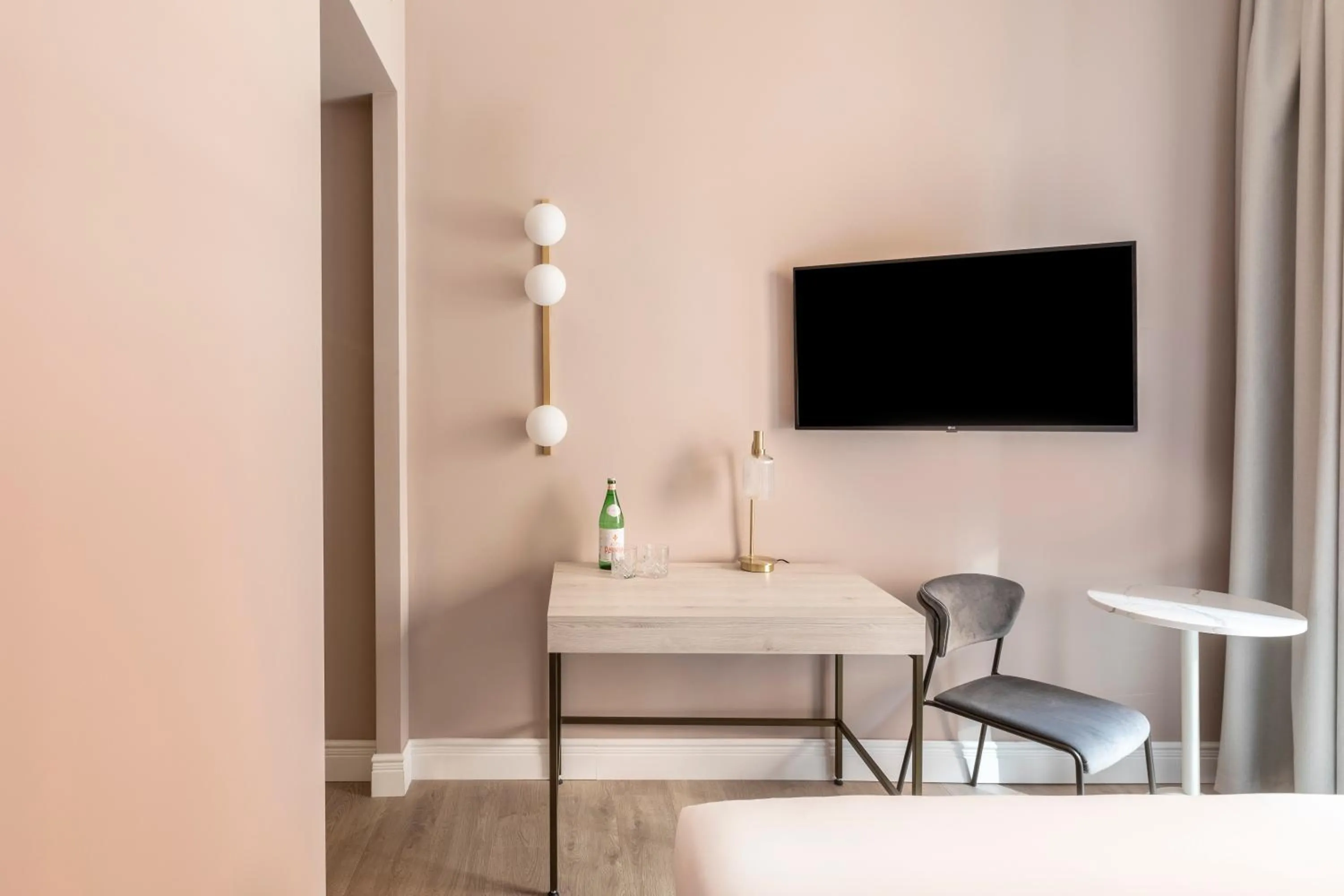 TV and multimedia in Numa Rome Linea