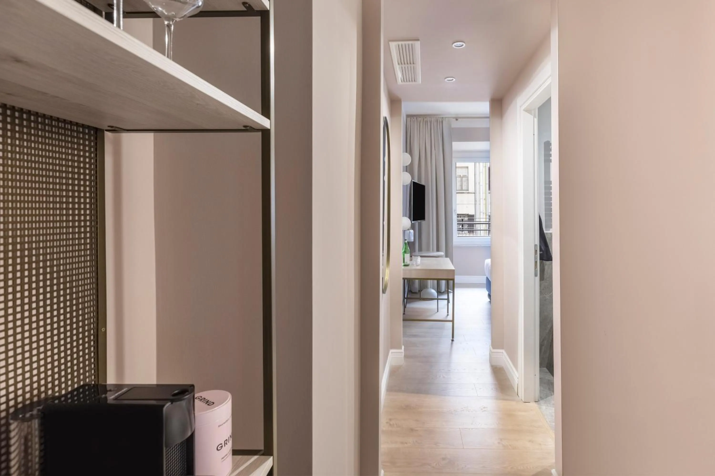 wardrobe in Numa Rome Linea