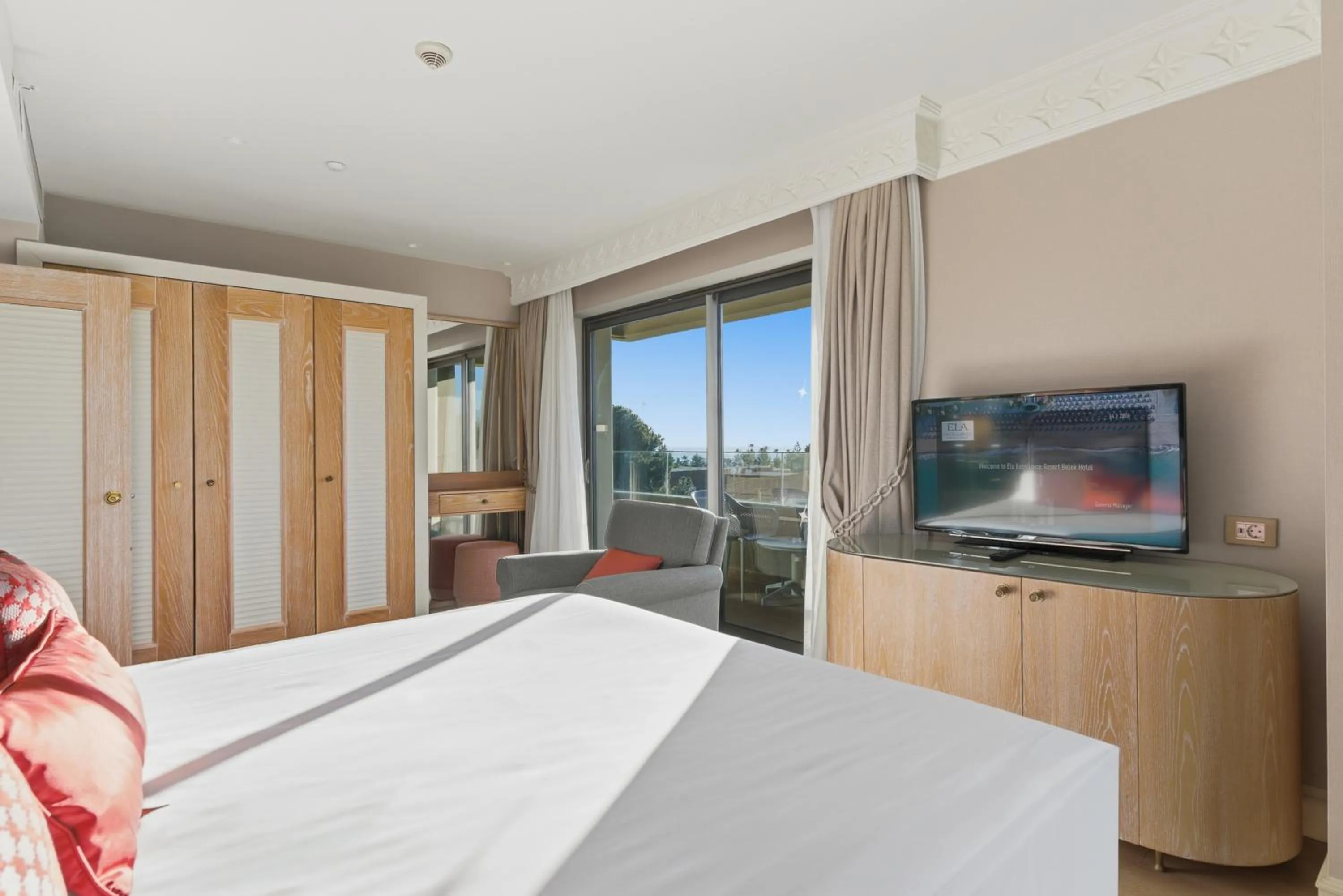 Bedroom, Bed in Ela Excellence Resort Belek