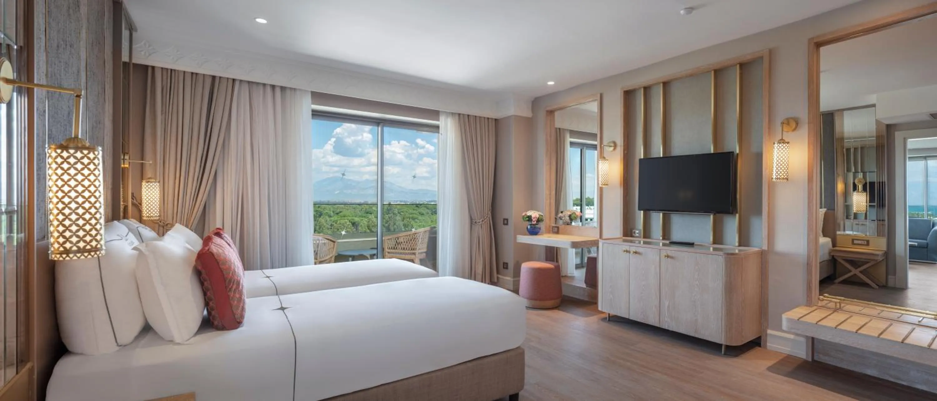 TV and multimedia, Bed in Ela Quality Resort Belek - Kids Concept