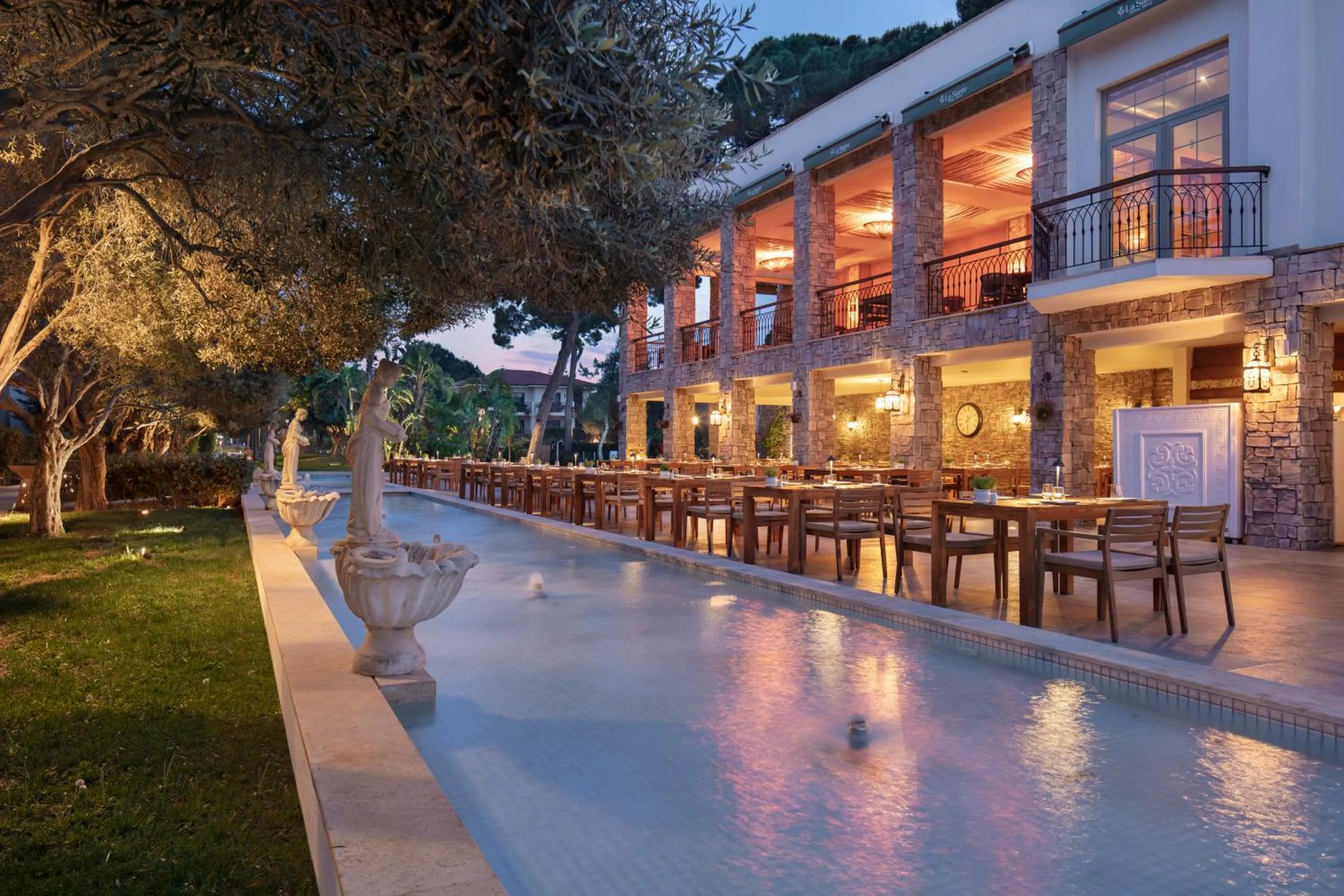 Restaurant/places to eat, Swimming Pool in Ela Quality Resort Belek - Kids Concept