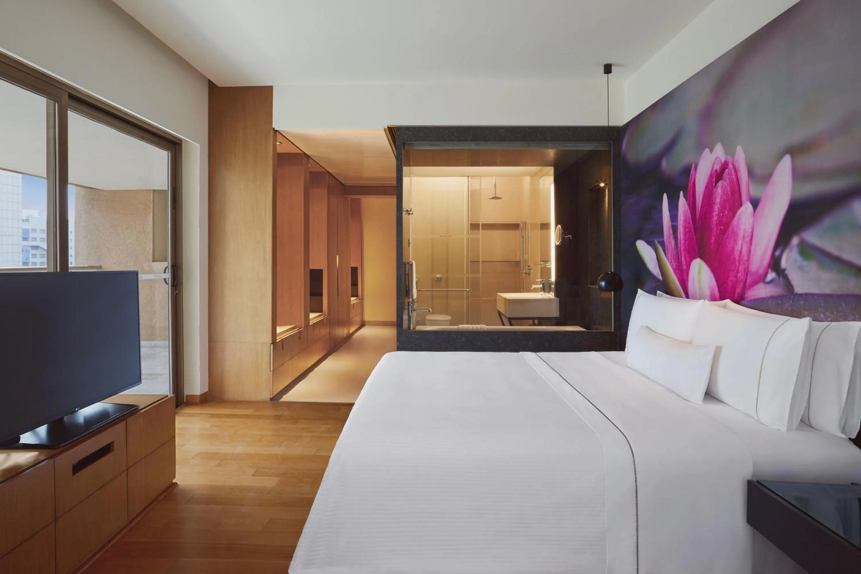 Lounge or bar, Bed in The Westin Hyderabad Mindspace