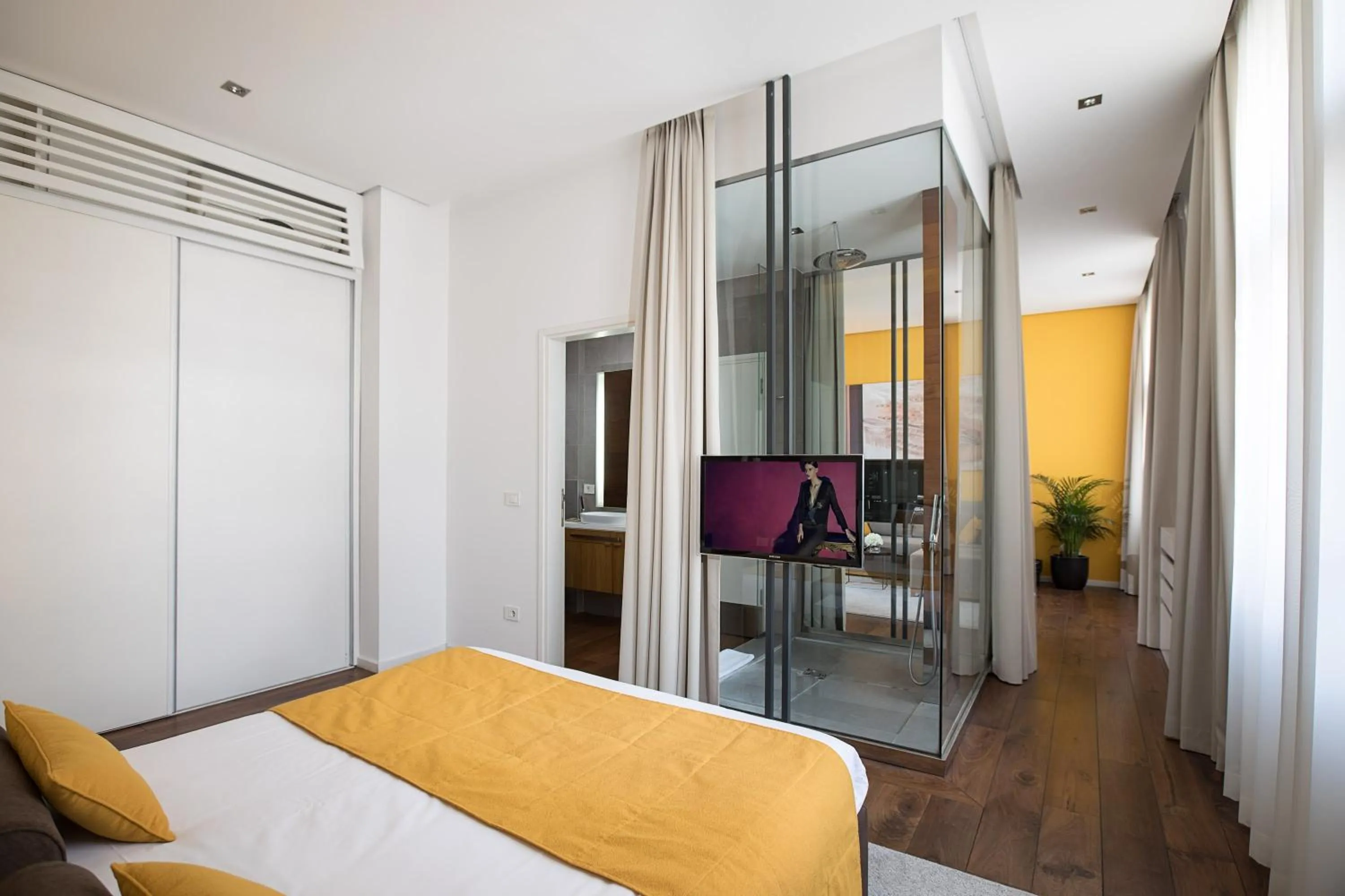 Bathroom, Bed in Dominic Smart & Luxury Suites - Terazije