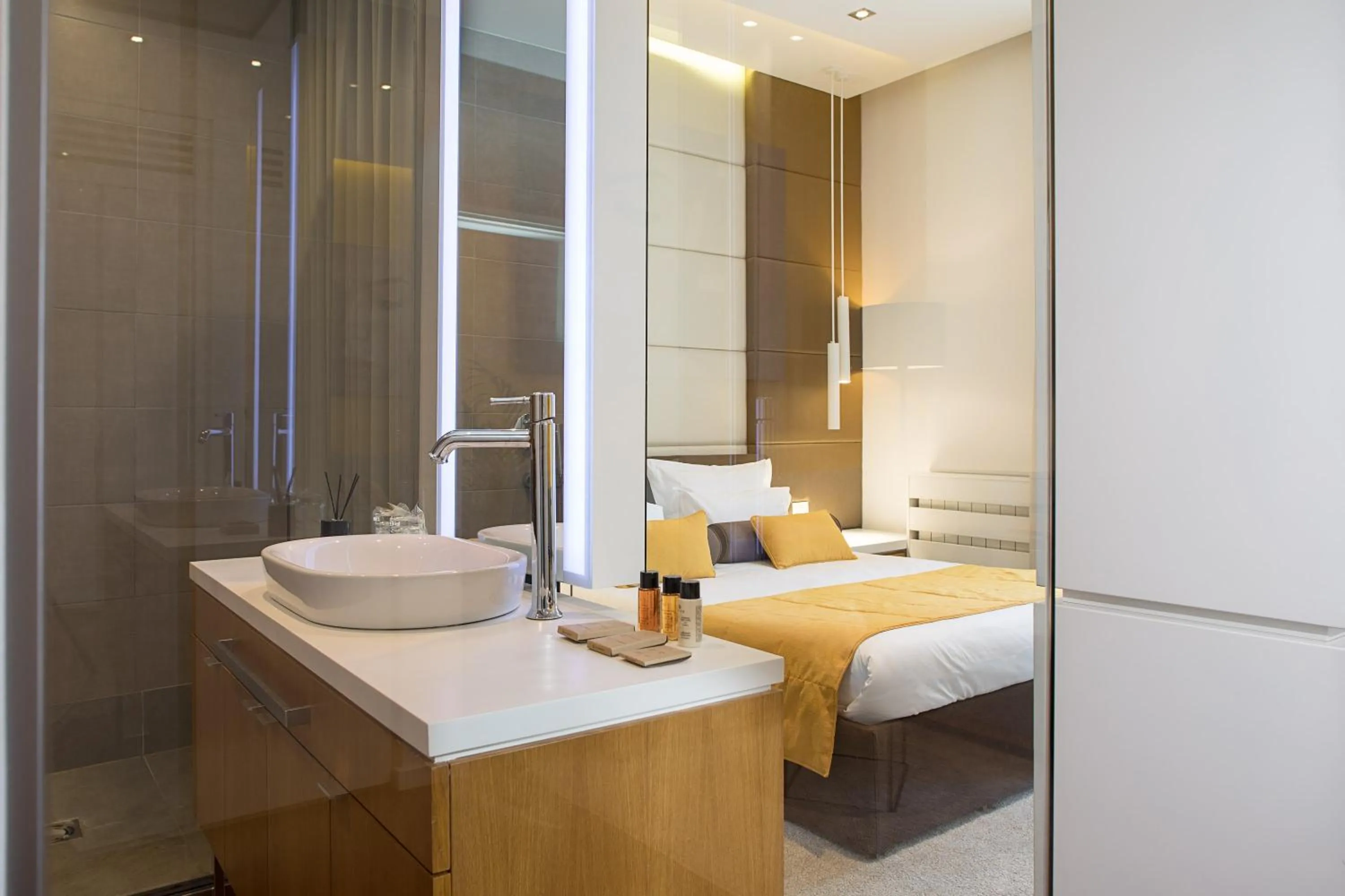 Bathroom, Bed in Dominic Smart & Luxury Suites - Terazije