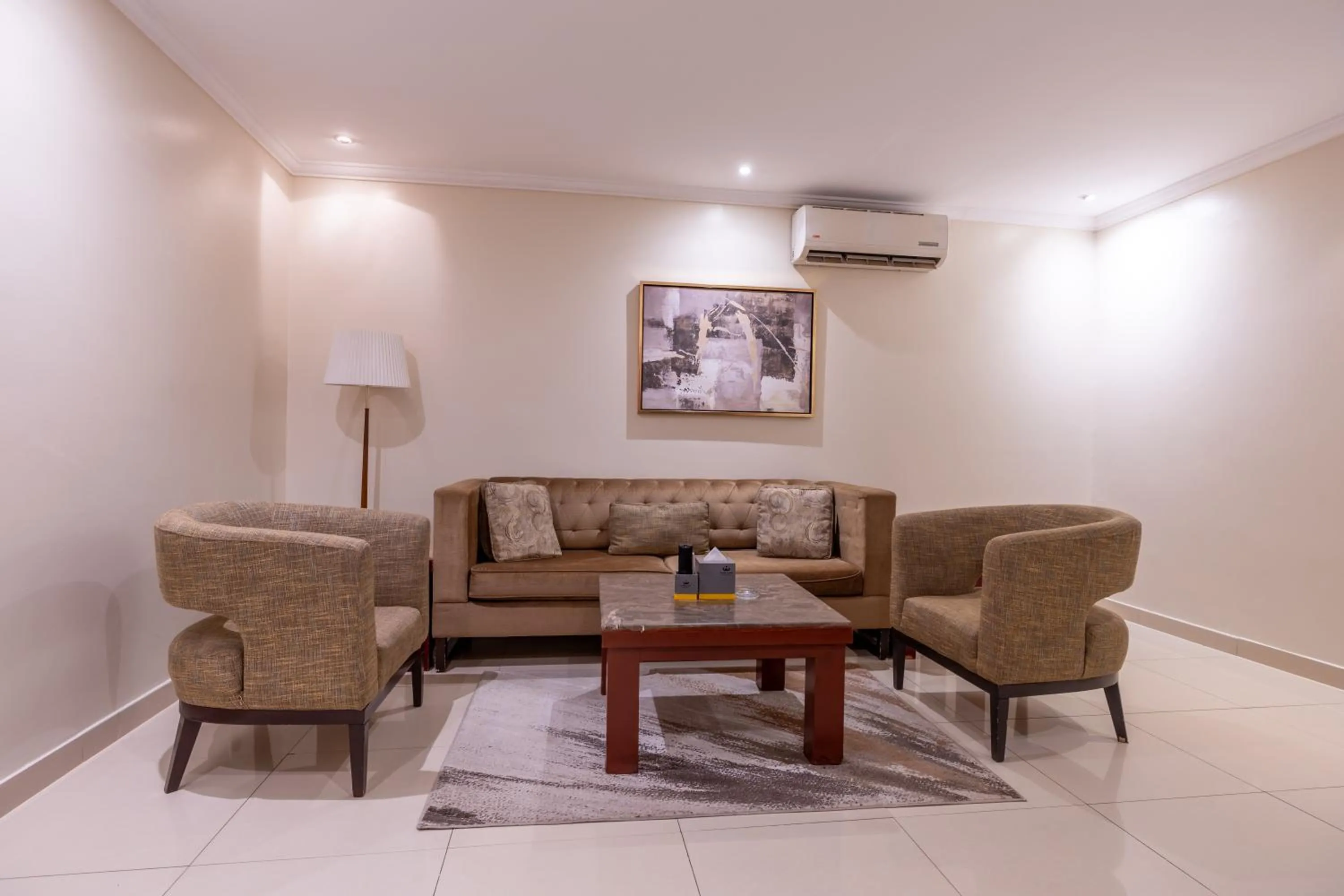 Al Muhaidb Residence Al Takhasossi 3