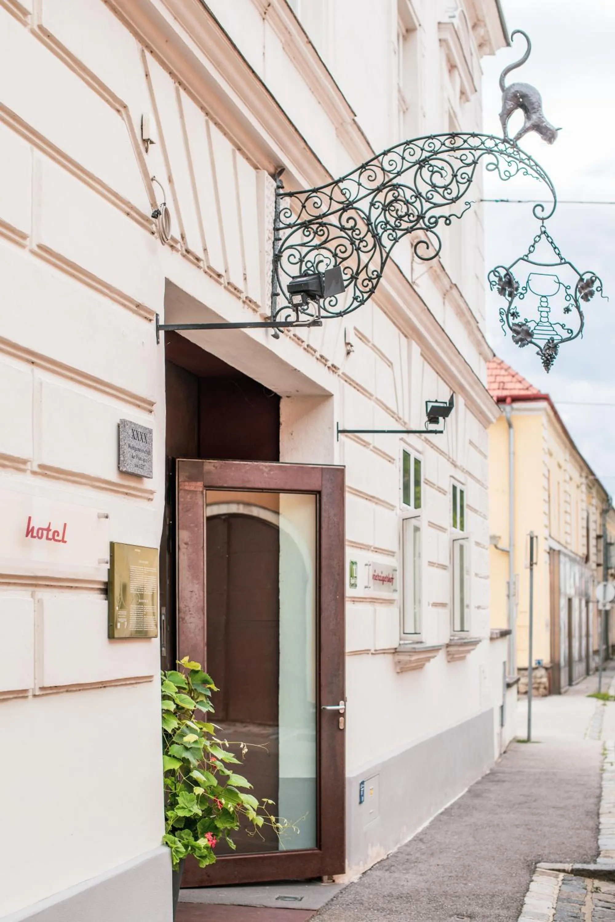 Property building in Vierzigerhof