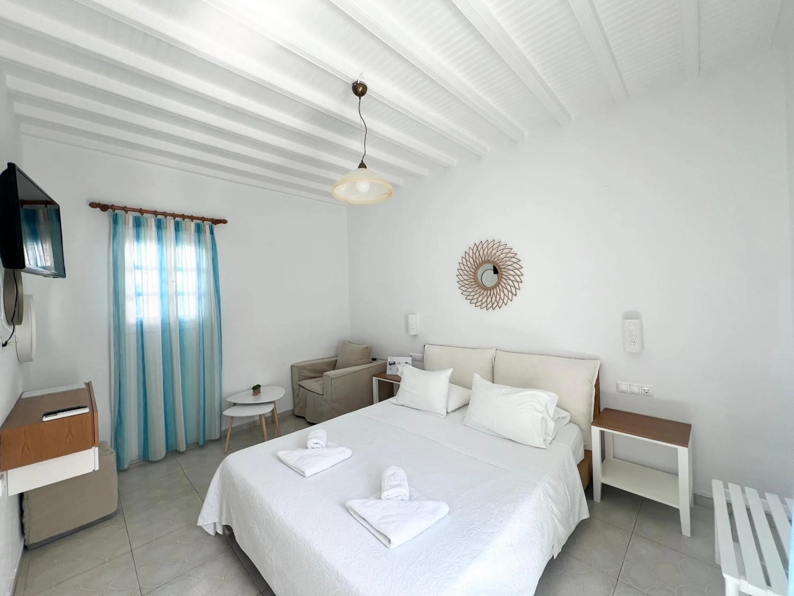 Bedroom, Bed in Cyclades Blue