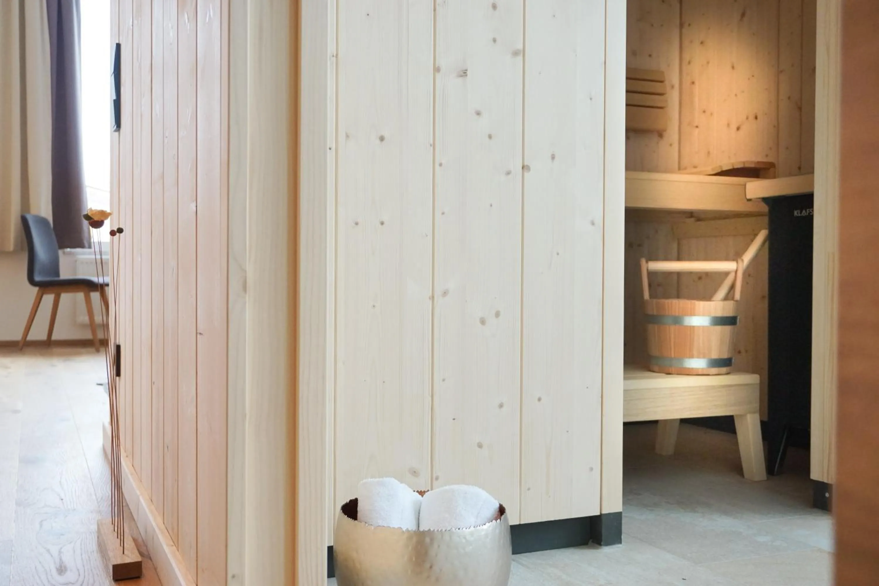 Bathroom, Bed in Landhotel und Gasthof Kirchberger