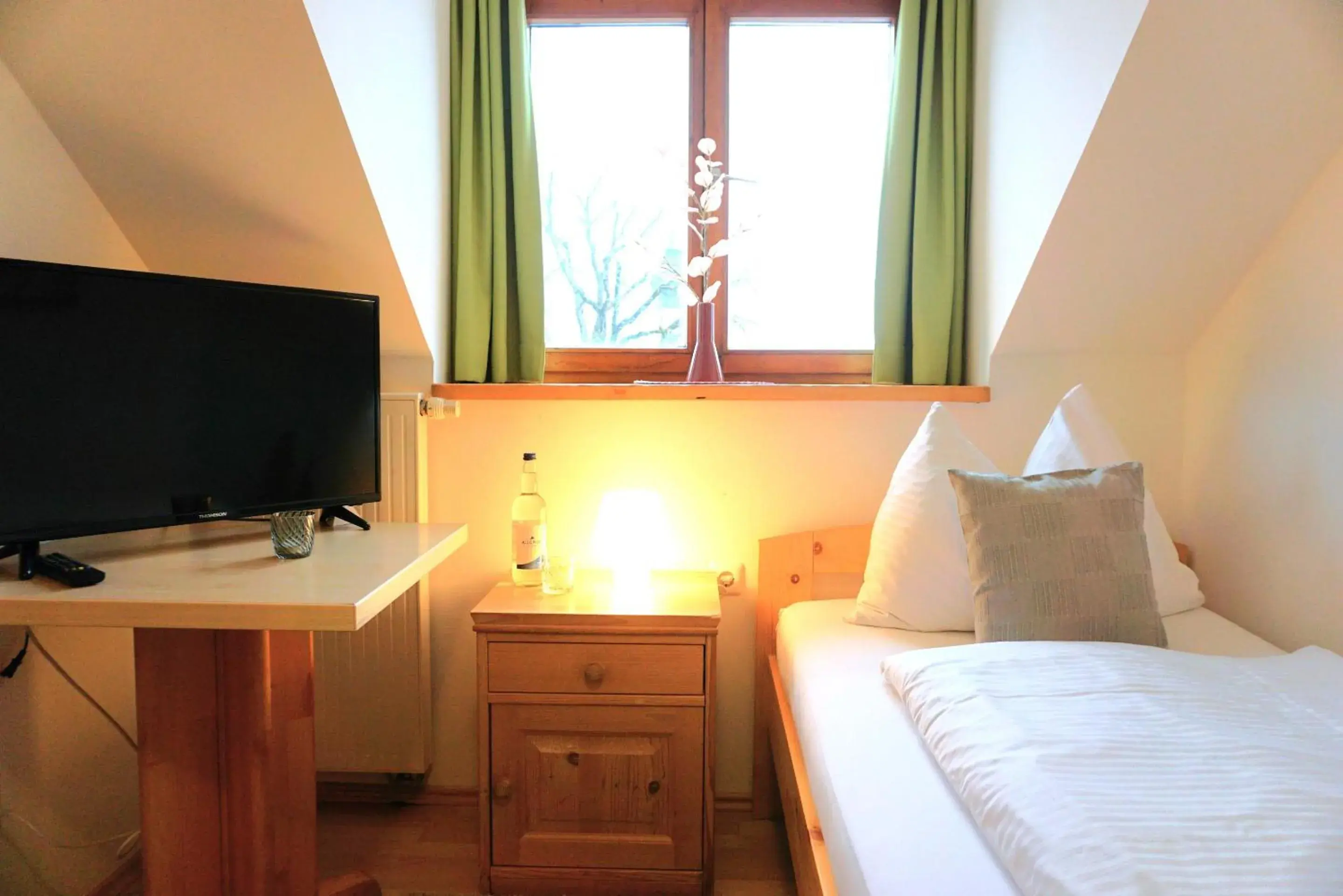 Bedroom, Bed in Landhotel und Gasthof Kirchberger