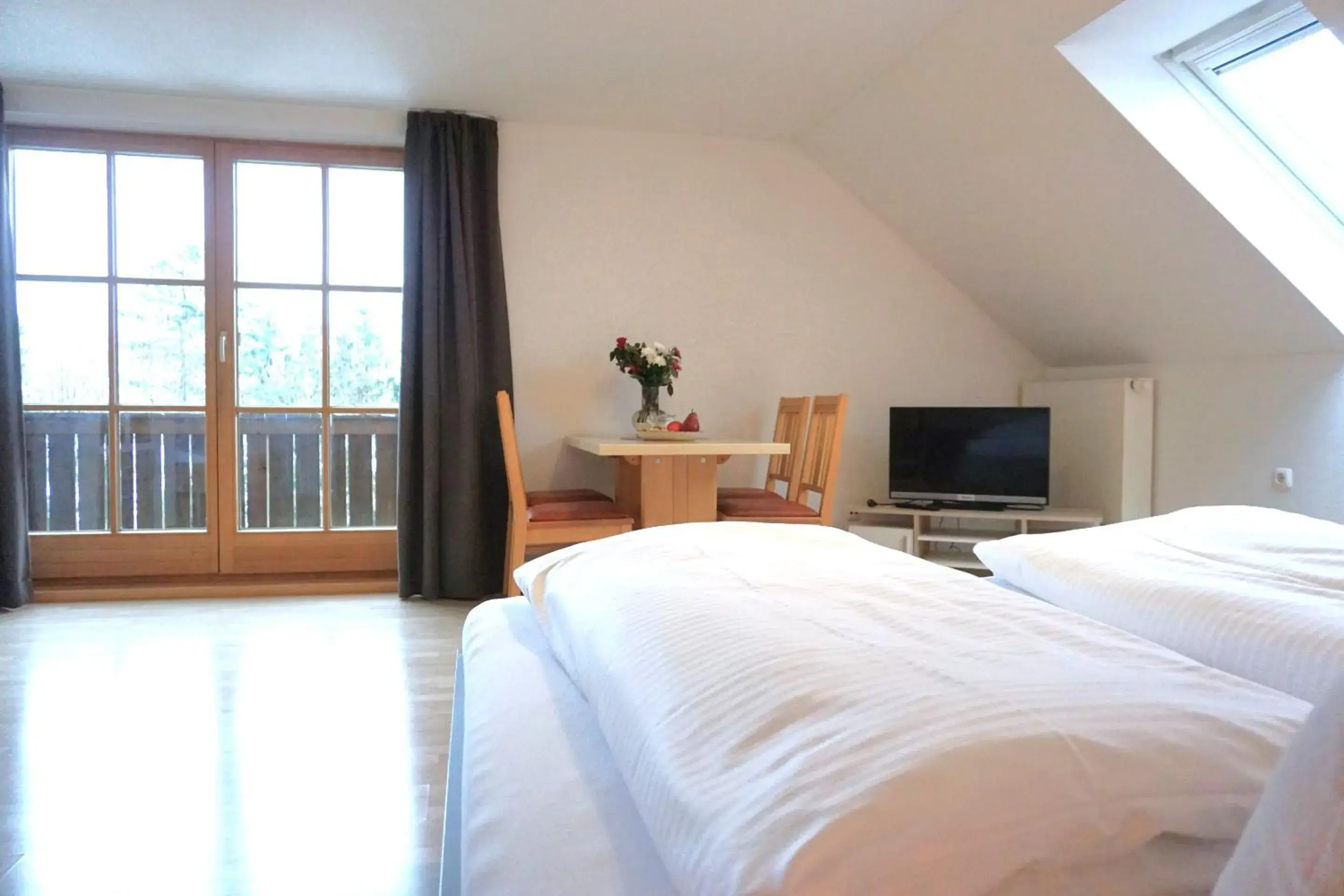 Bedroom, Bed in Landhotel und Gasthof Kirchberger