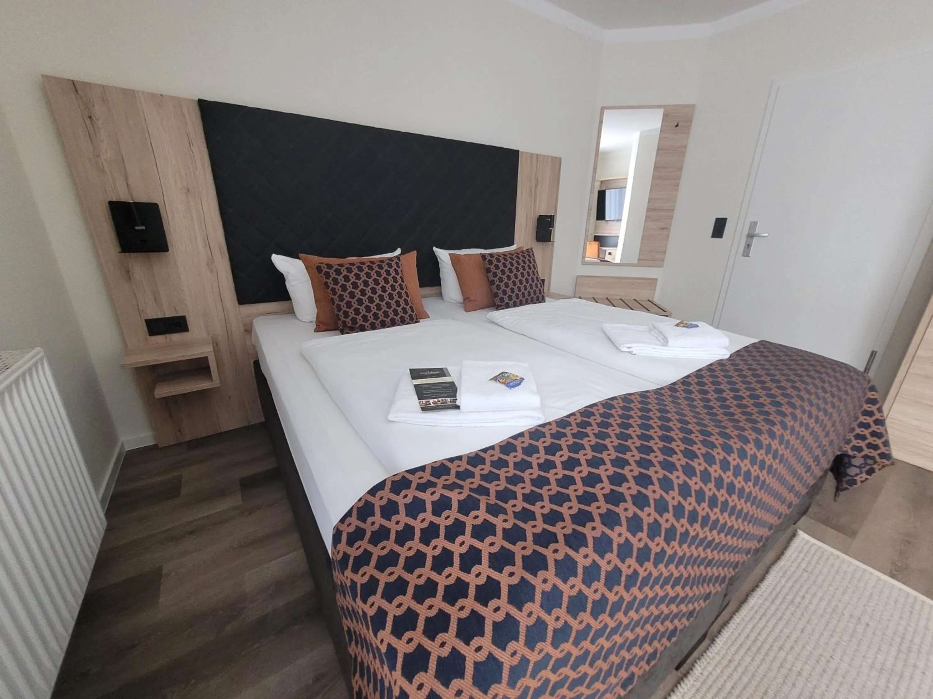 Photo of the whole room, Bed in Faldernpoort