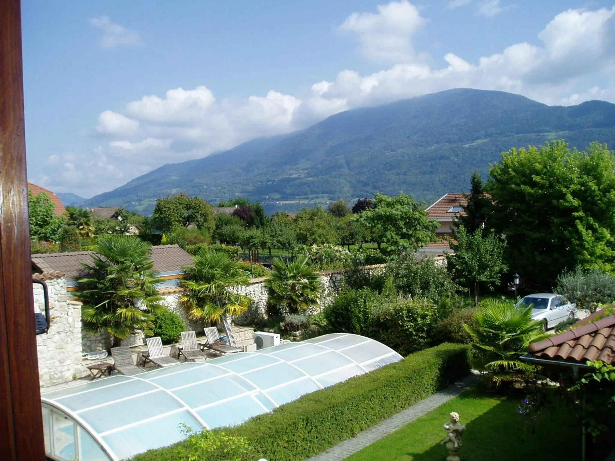 Garden in La Maison d'Euterpe