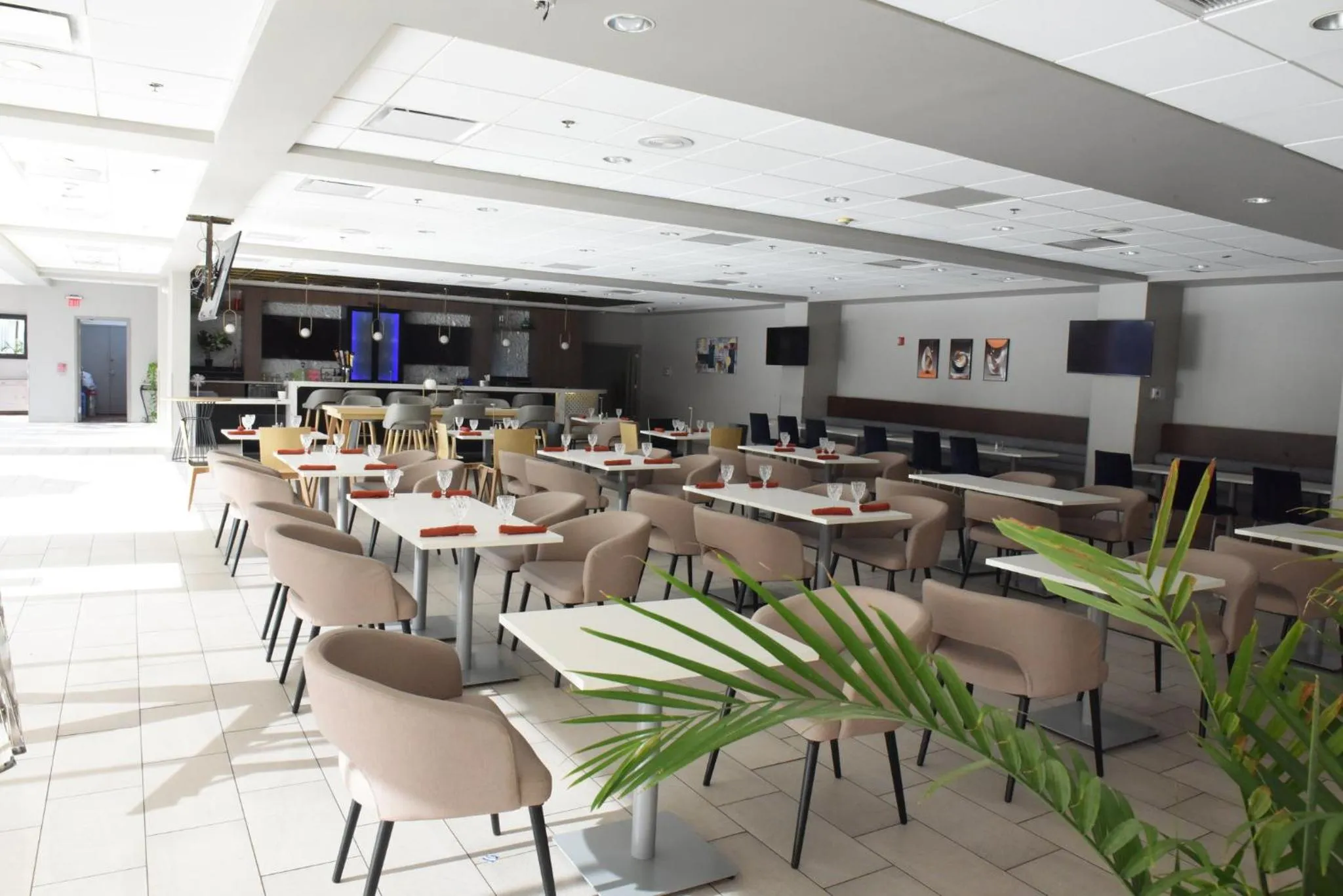 Restaurant/places to eat in Holiday Inn - Piscataway - Somerset by IHG