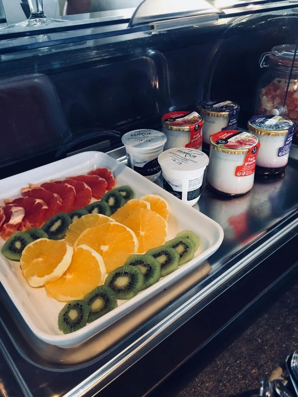 Continental breakfast in Le Domaine du Golf Country Club de Bigorre