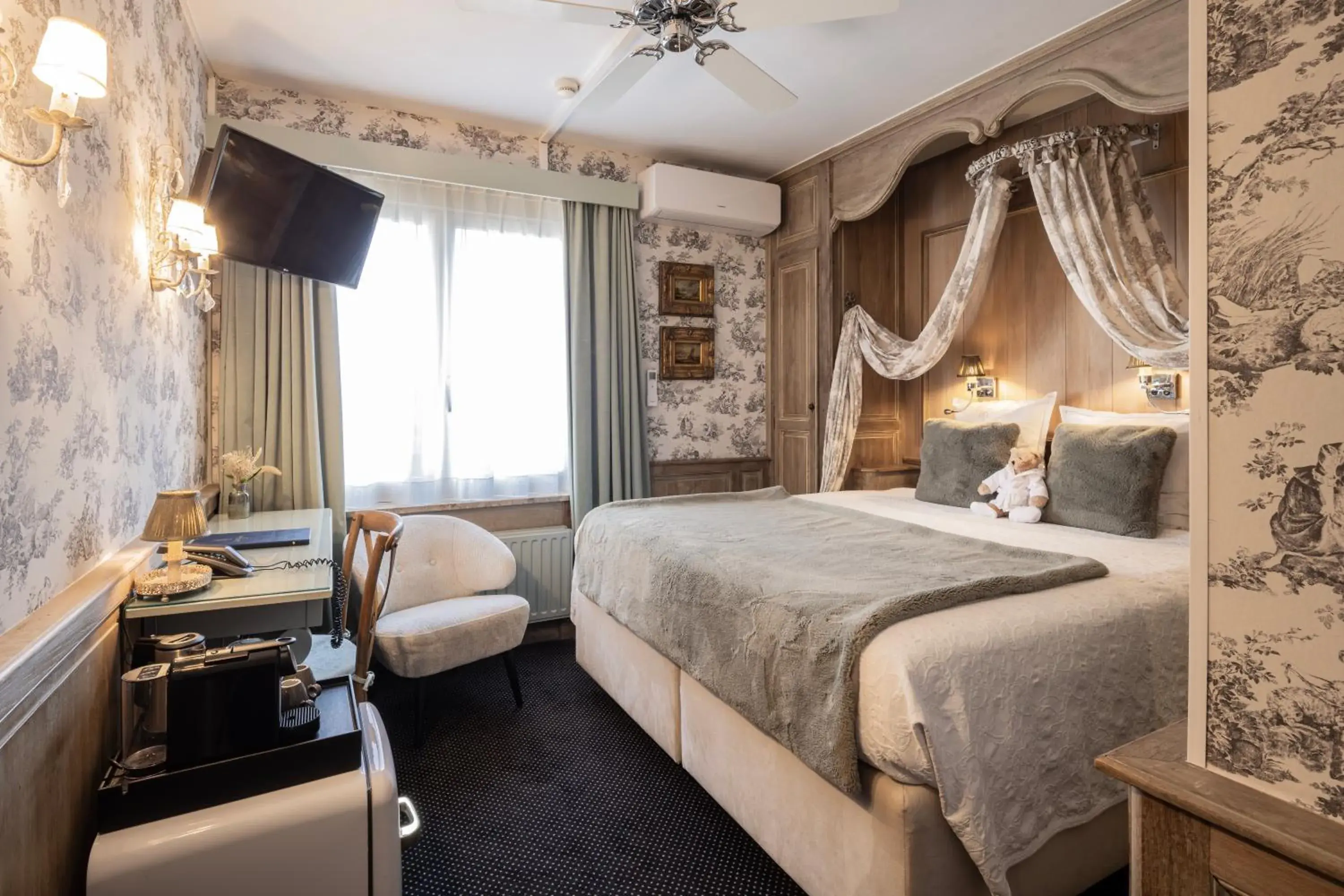 Bed in Hotel Biskajer by CW Hotel Collection Bed in Hotel Biskajer by CW Hotel Collection