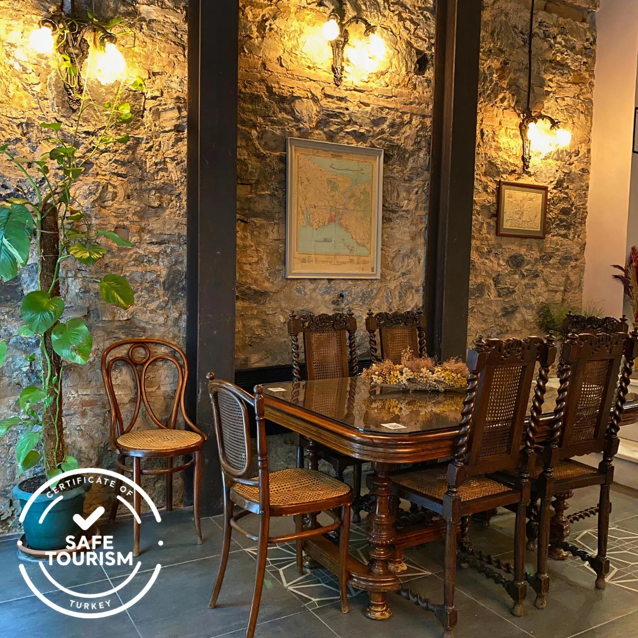 Lobby or reception in No11 Hotel & Apartments