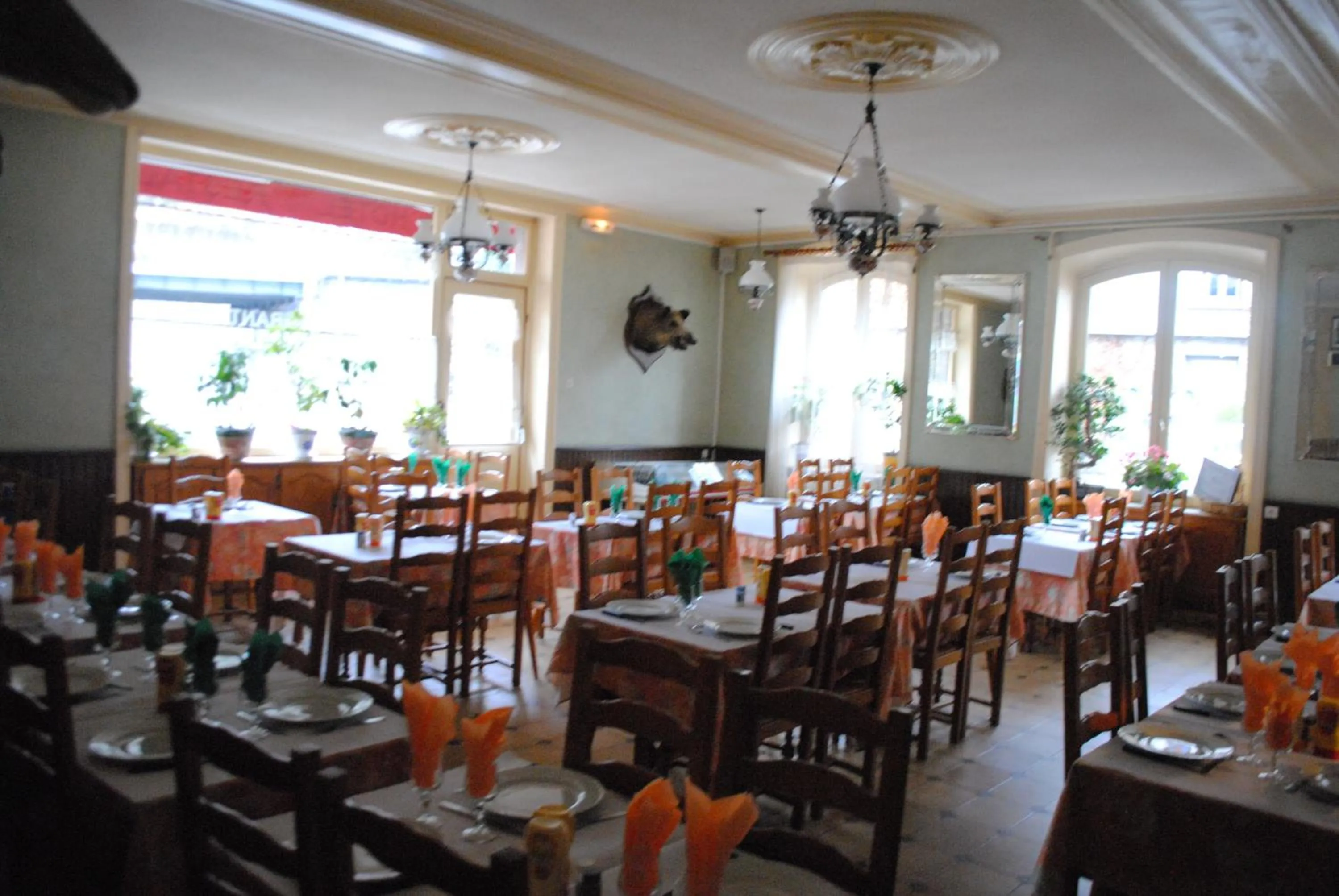 Restaurant/places to eat in Hotel des voyageurs Chez Betty