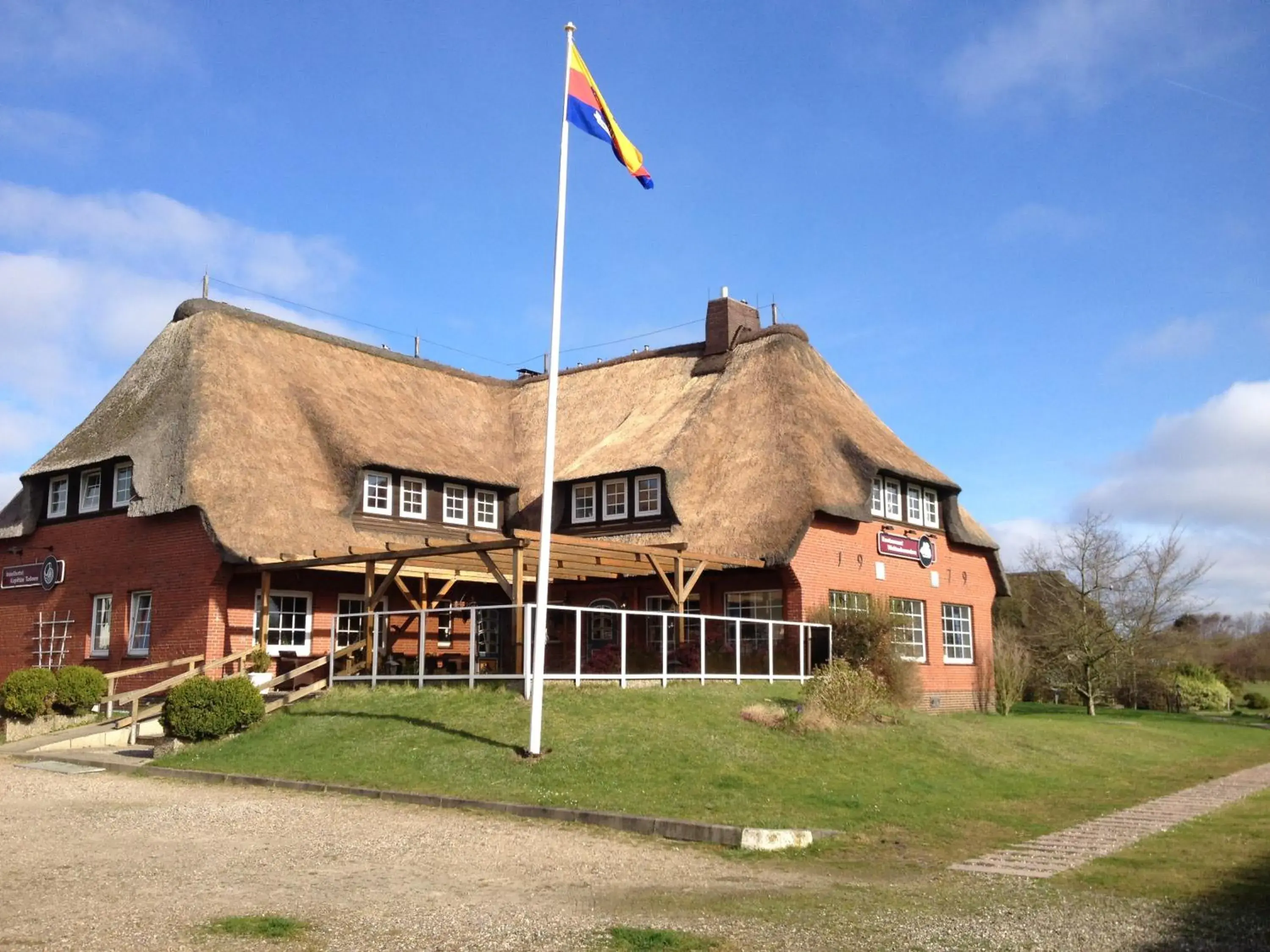 Inselhotel Kapitän Tadsen / Amrum Inselhotel Kapitän Tadsen / Amrum
