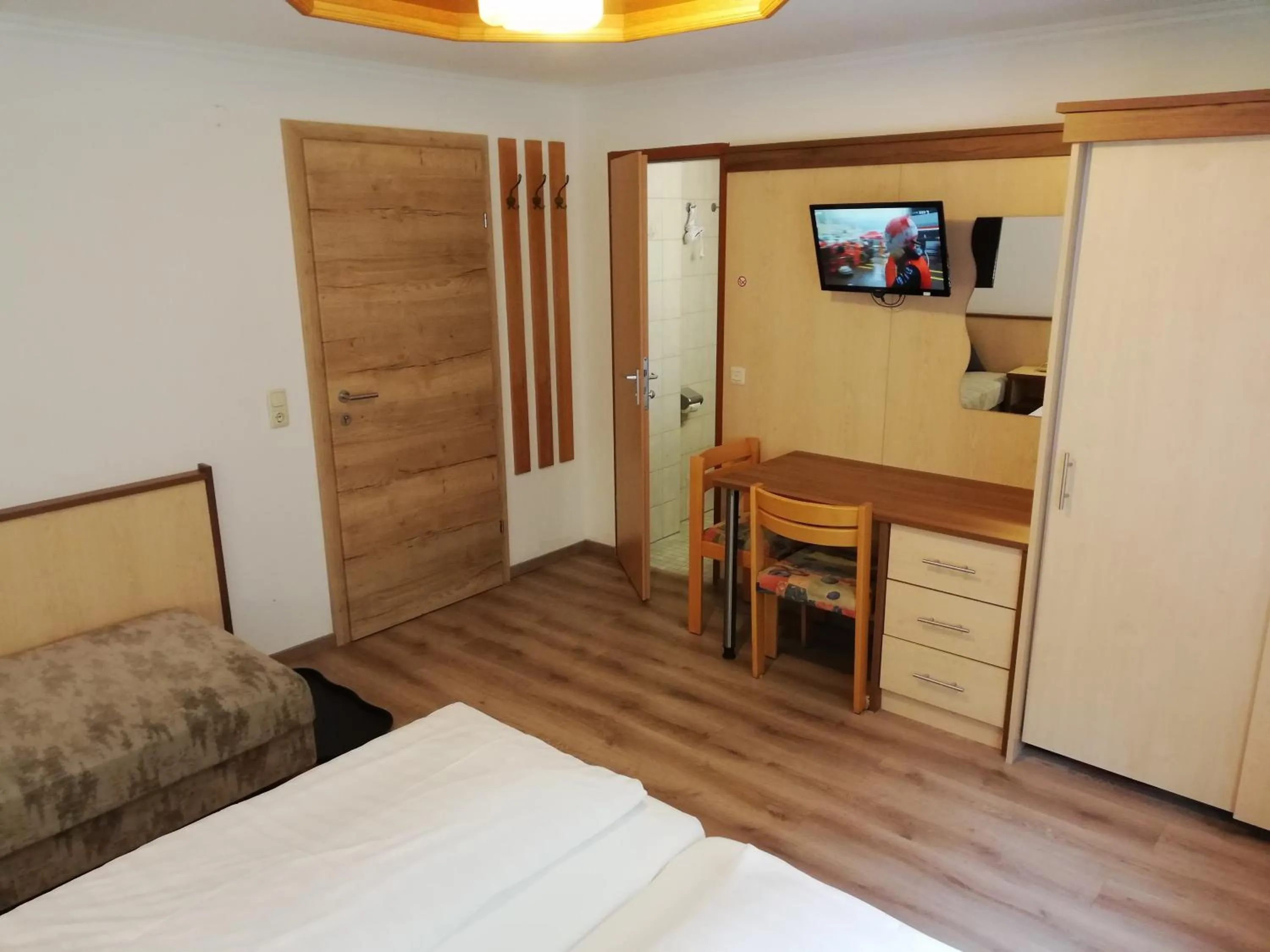 Photo of the whole room, Bed in Hotel-Garni Seestrand