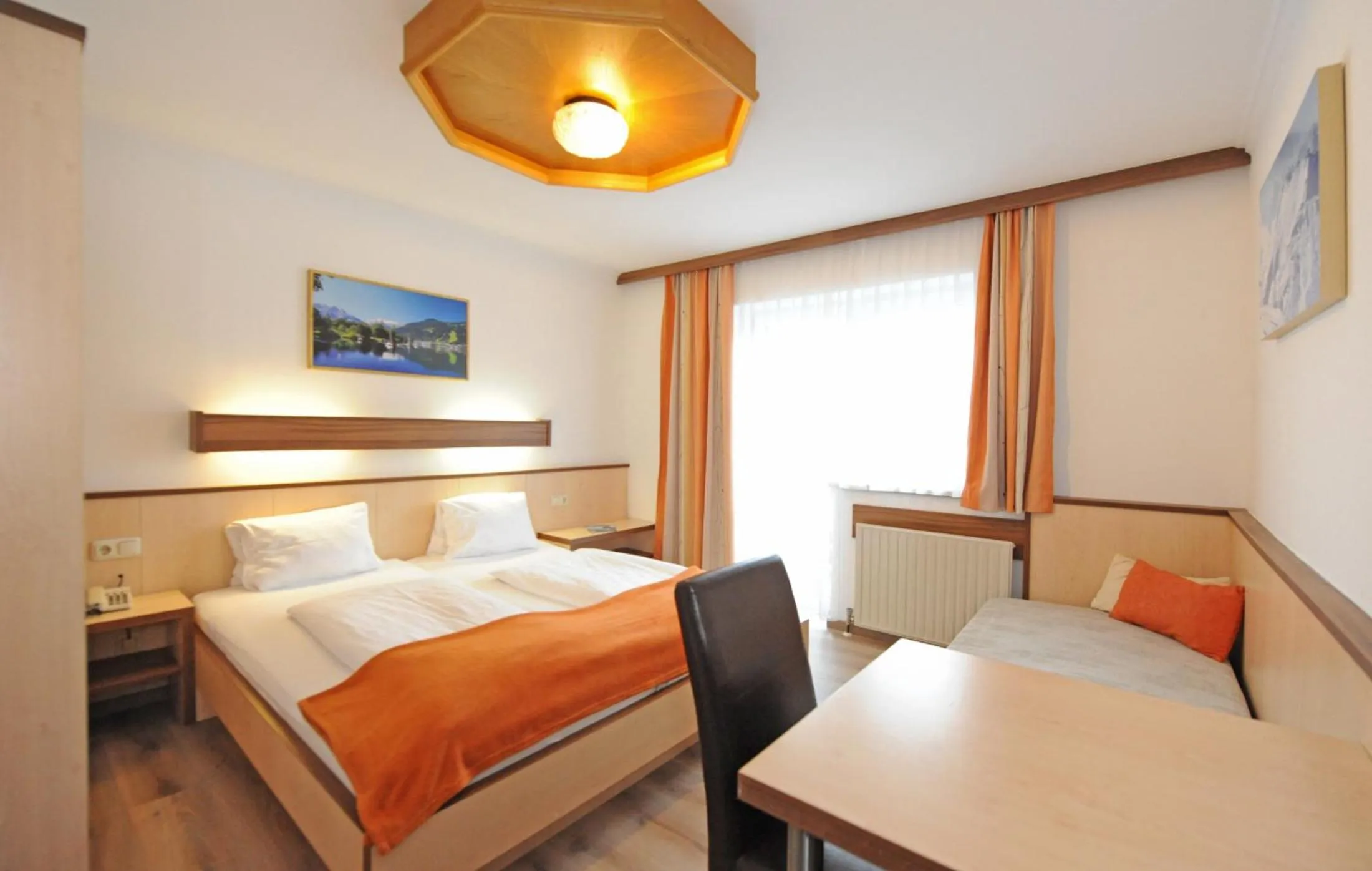 Balcony/Terrace, Bed in Hotel-Garni Seestrand