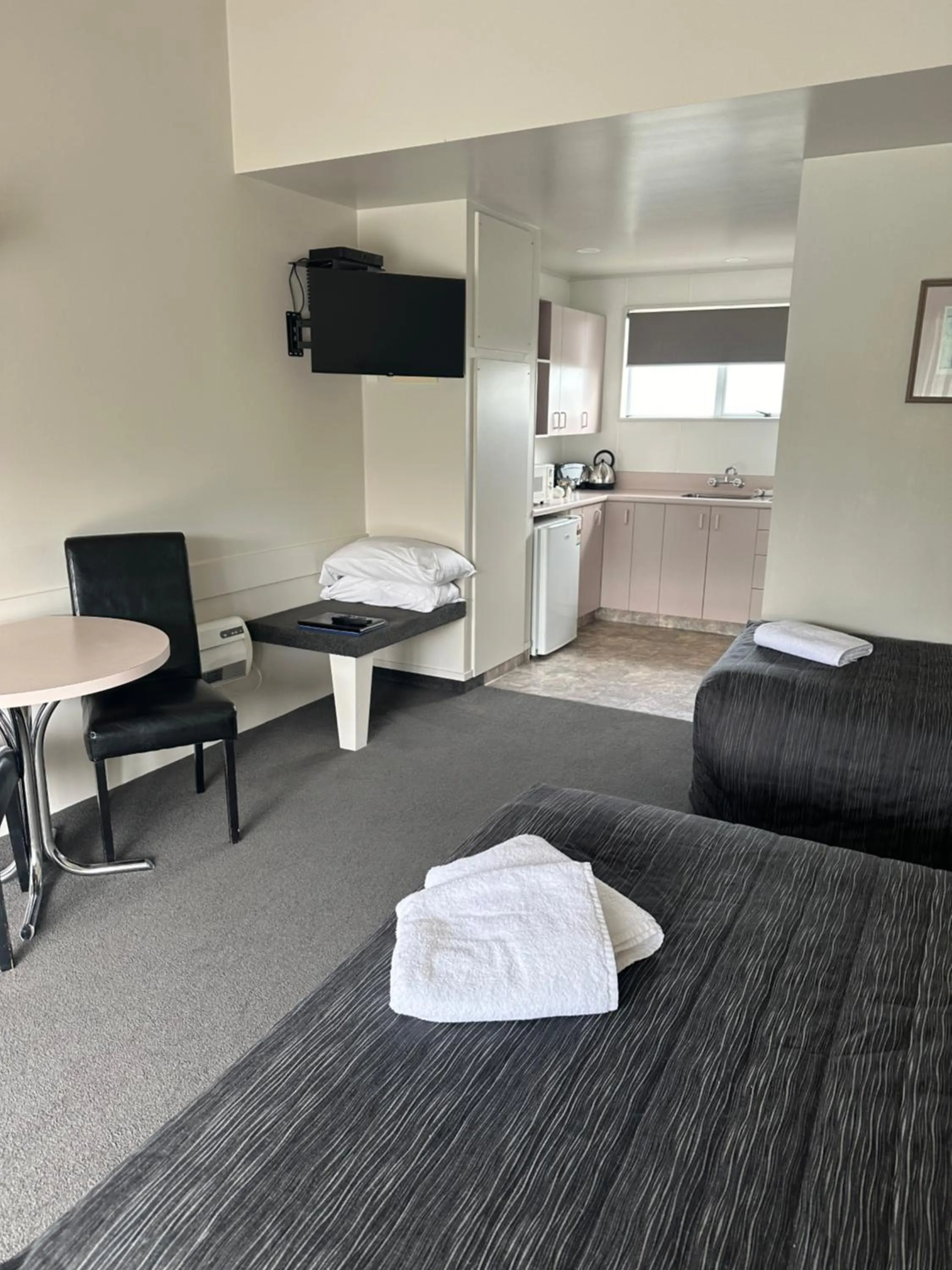 Bed in Helensborough Motor Inn