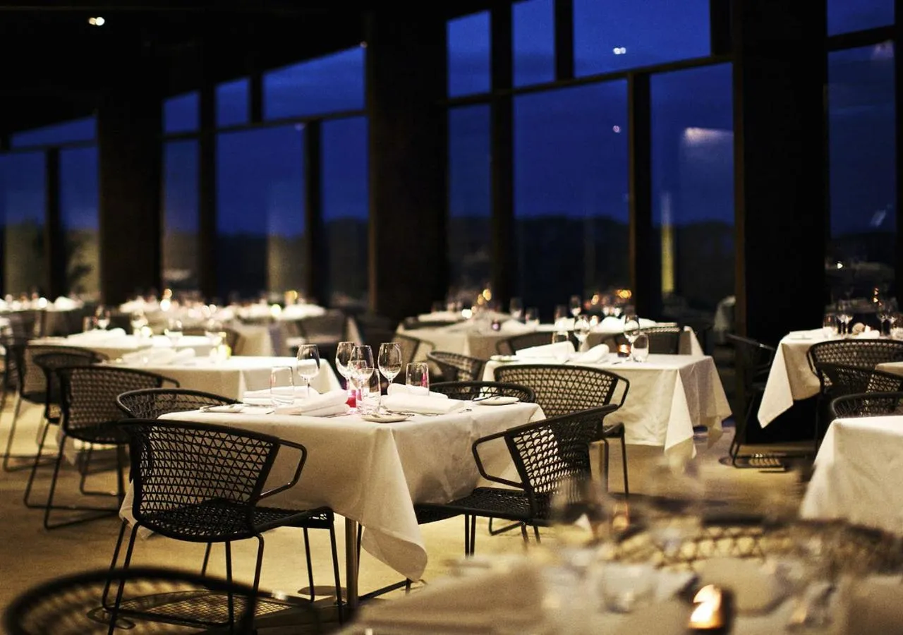 Restaurant/places to eat in Port Phillip Estate