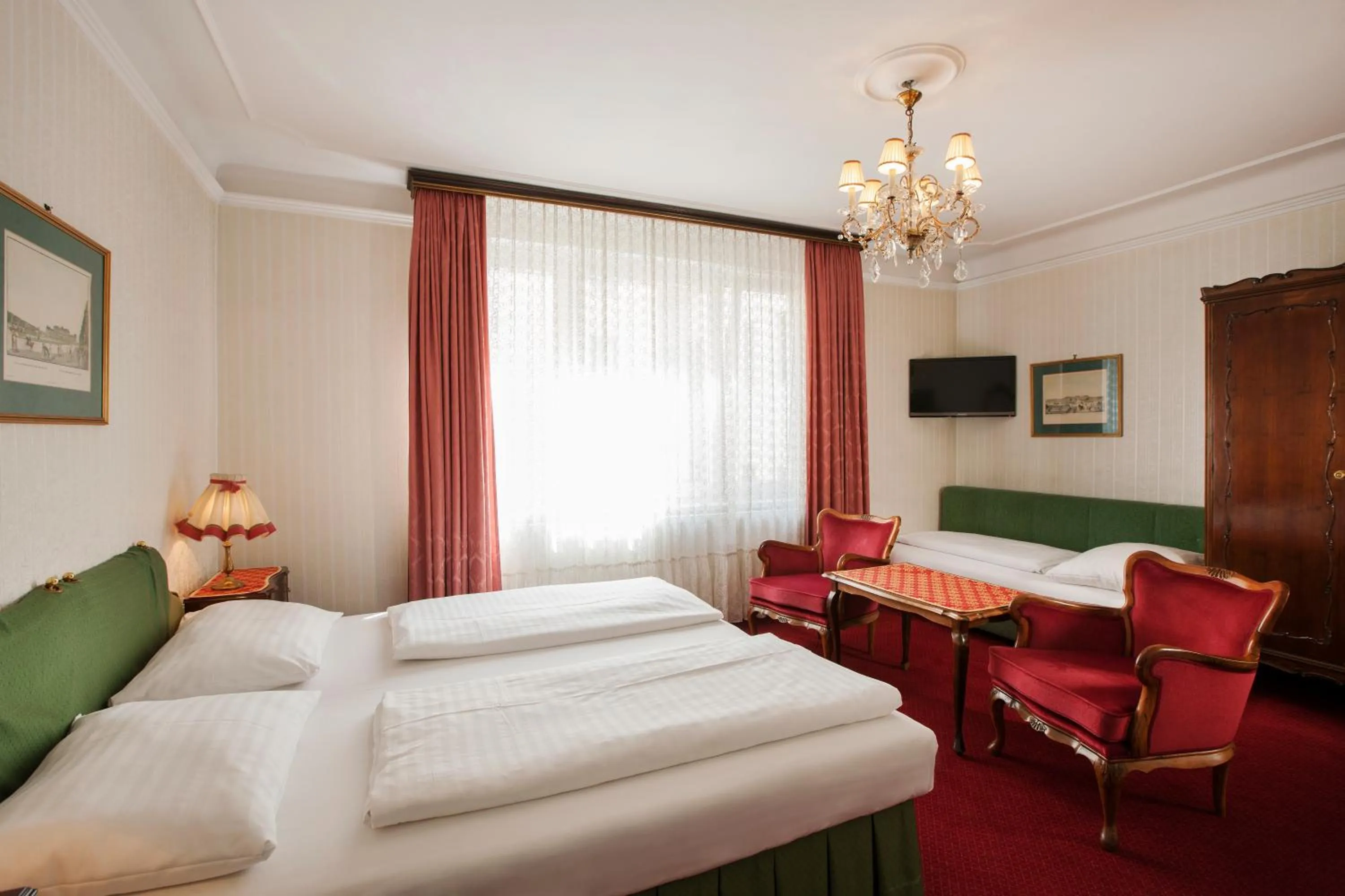 Day, Bed in Hotel Pension Suzanne