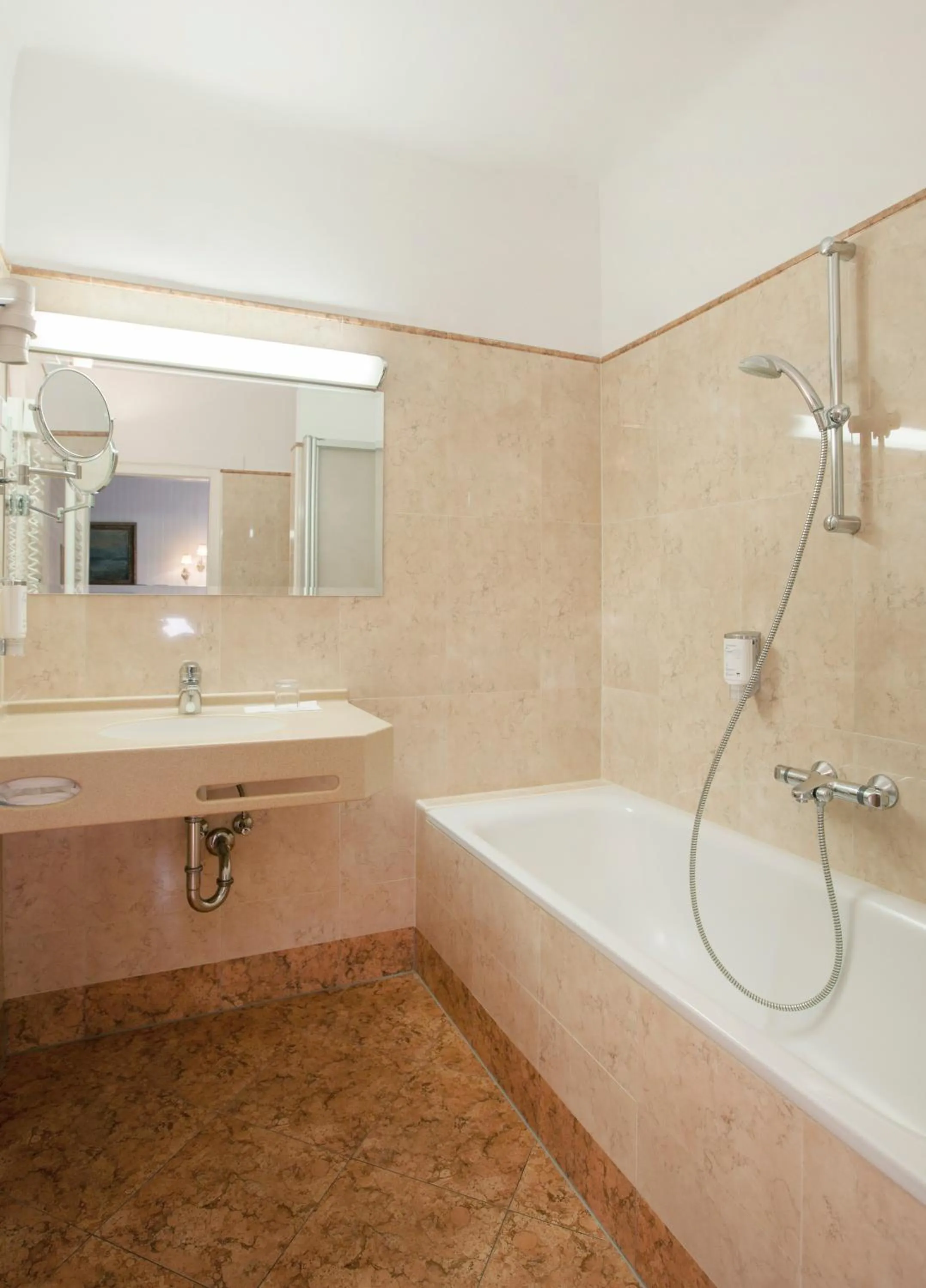 Bathroom in Hotel Pension Suzanne