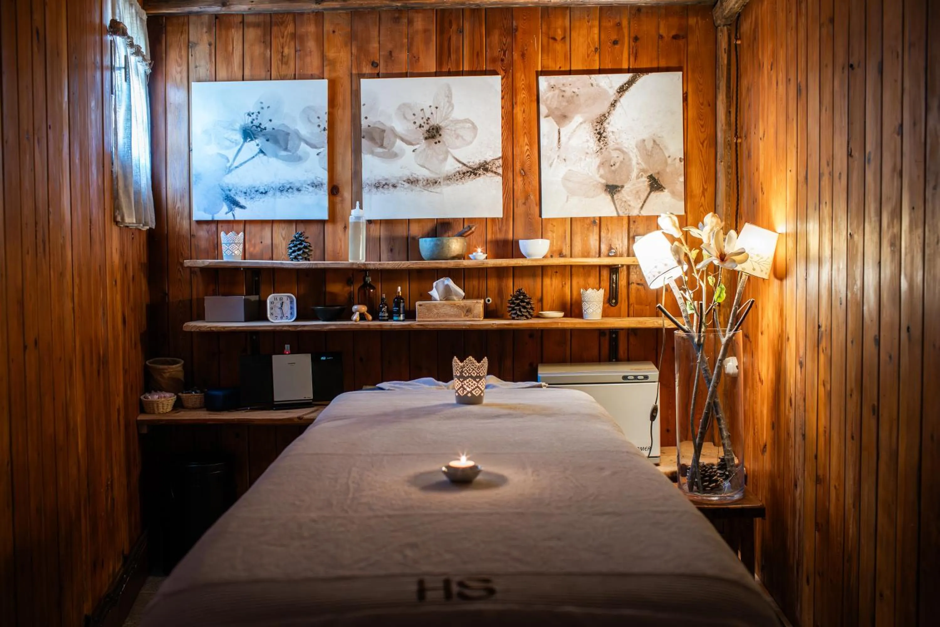 Massage, Bed in Chalet Svizzero