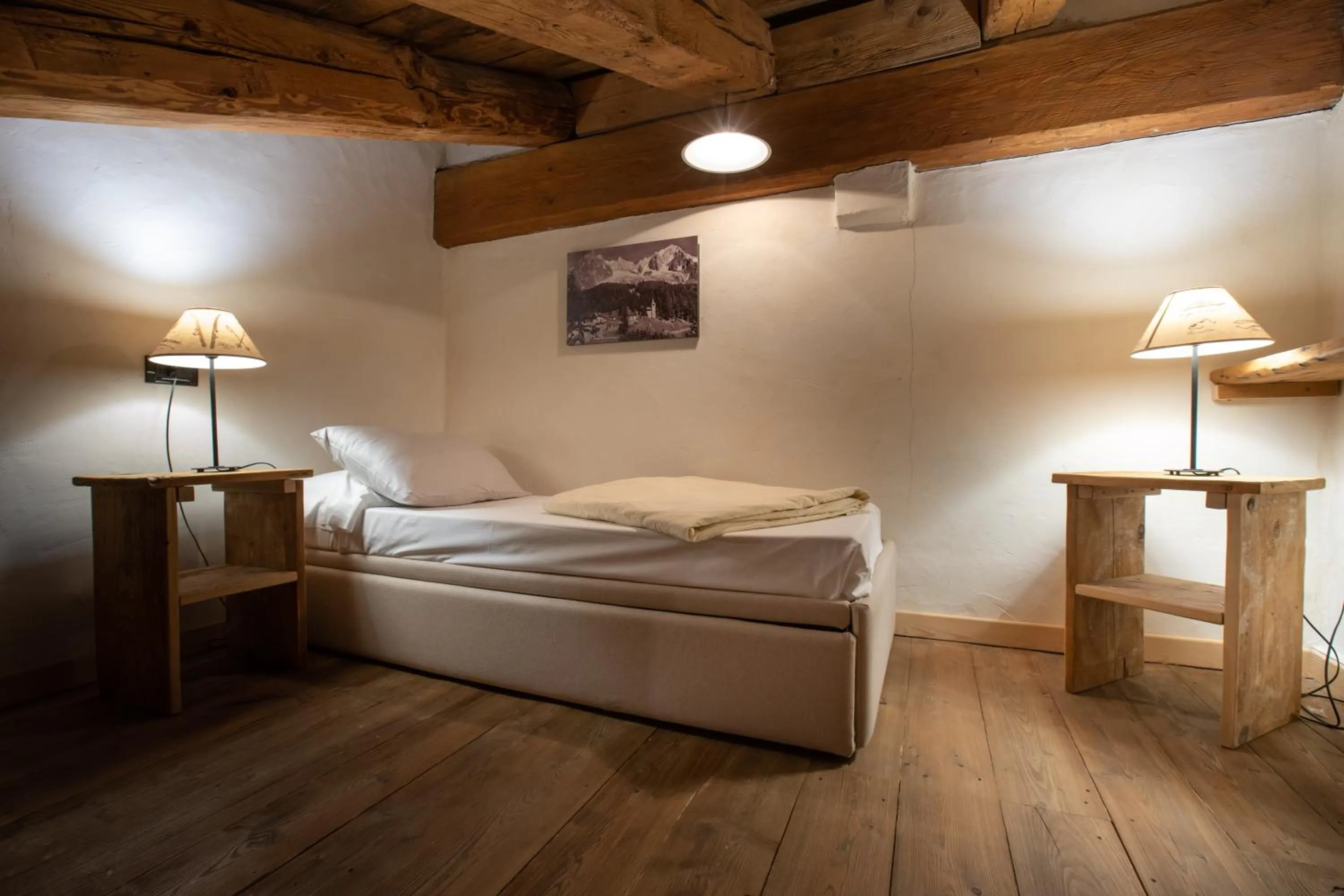 Bedroom, Bed in Chalet Svizzero