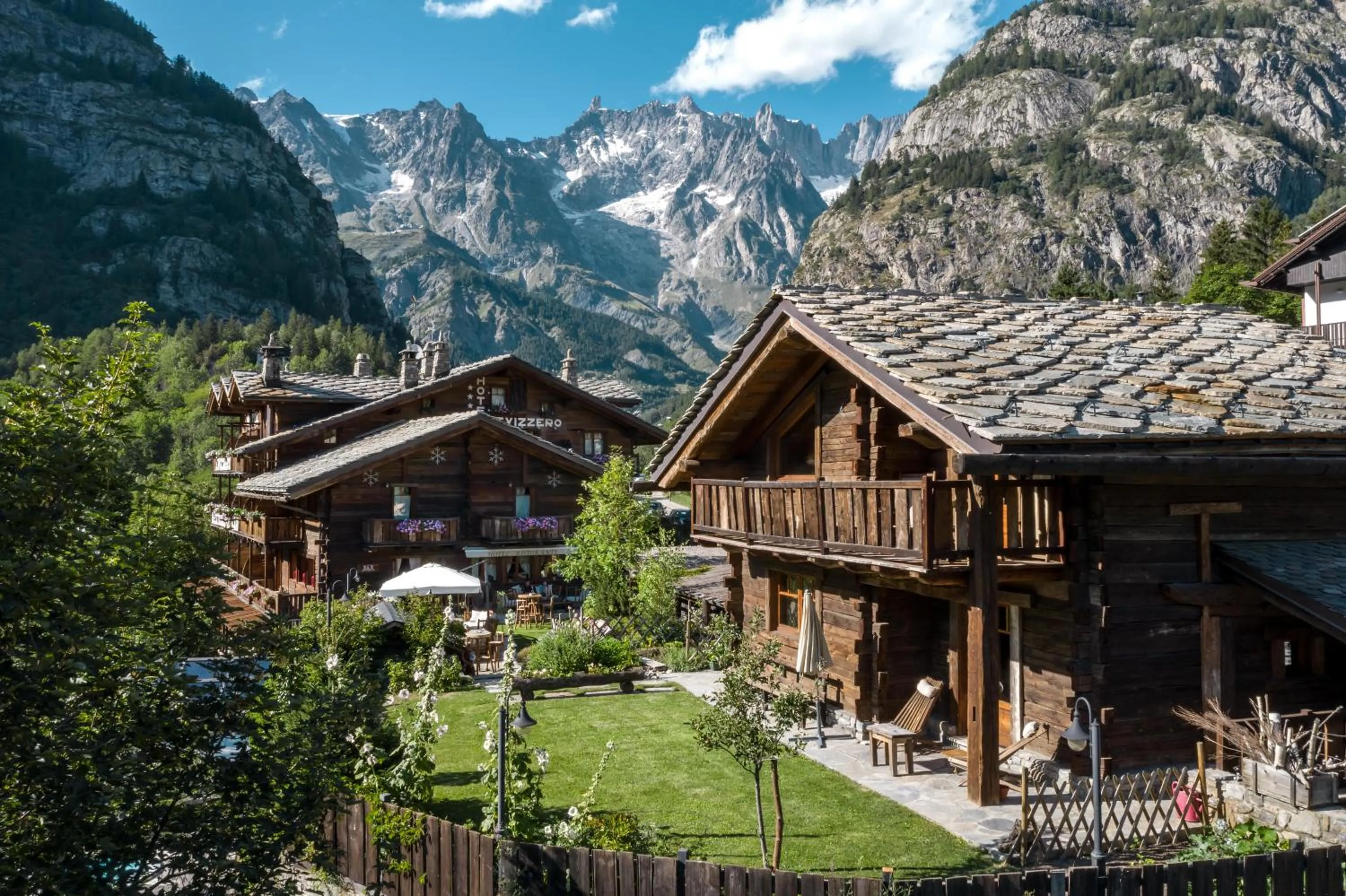 Property building in Chalet Svizzero
