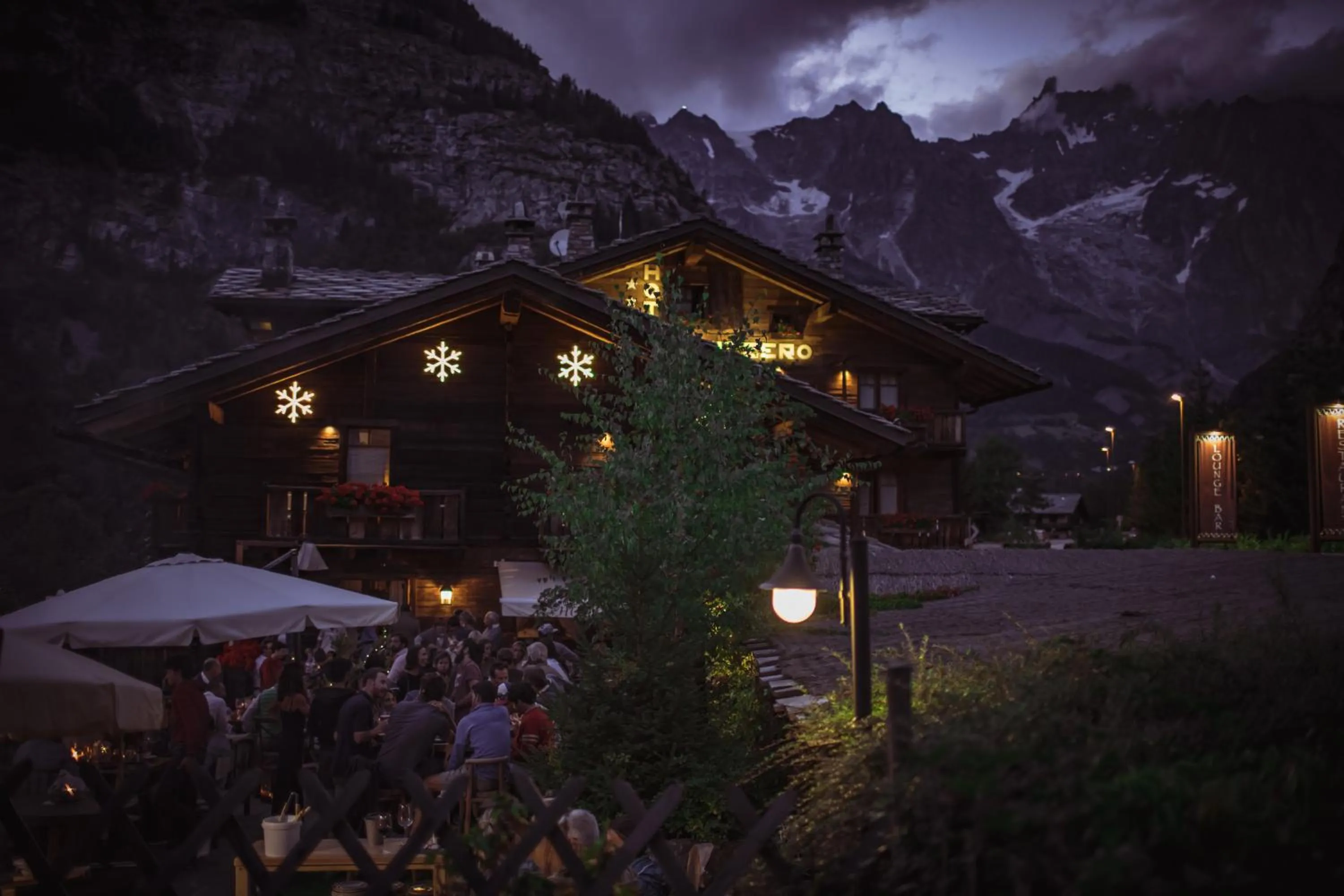 Evening entertainment in Chalet Svizzero