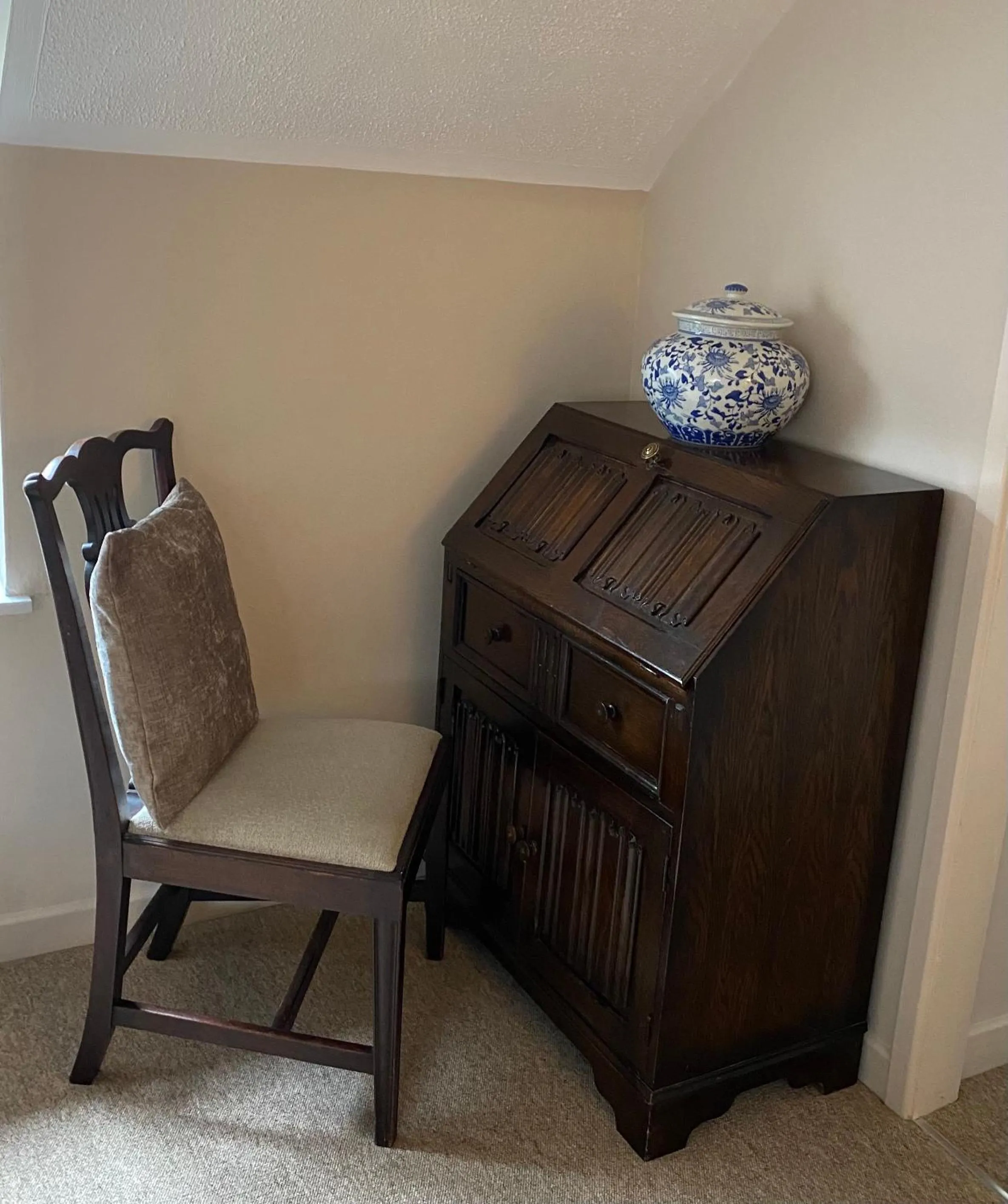 Bedroom in The George at Nunney
