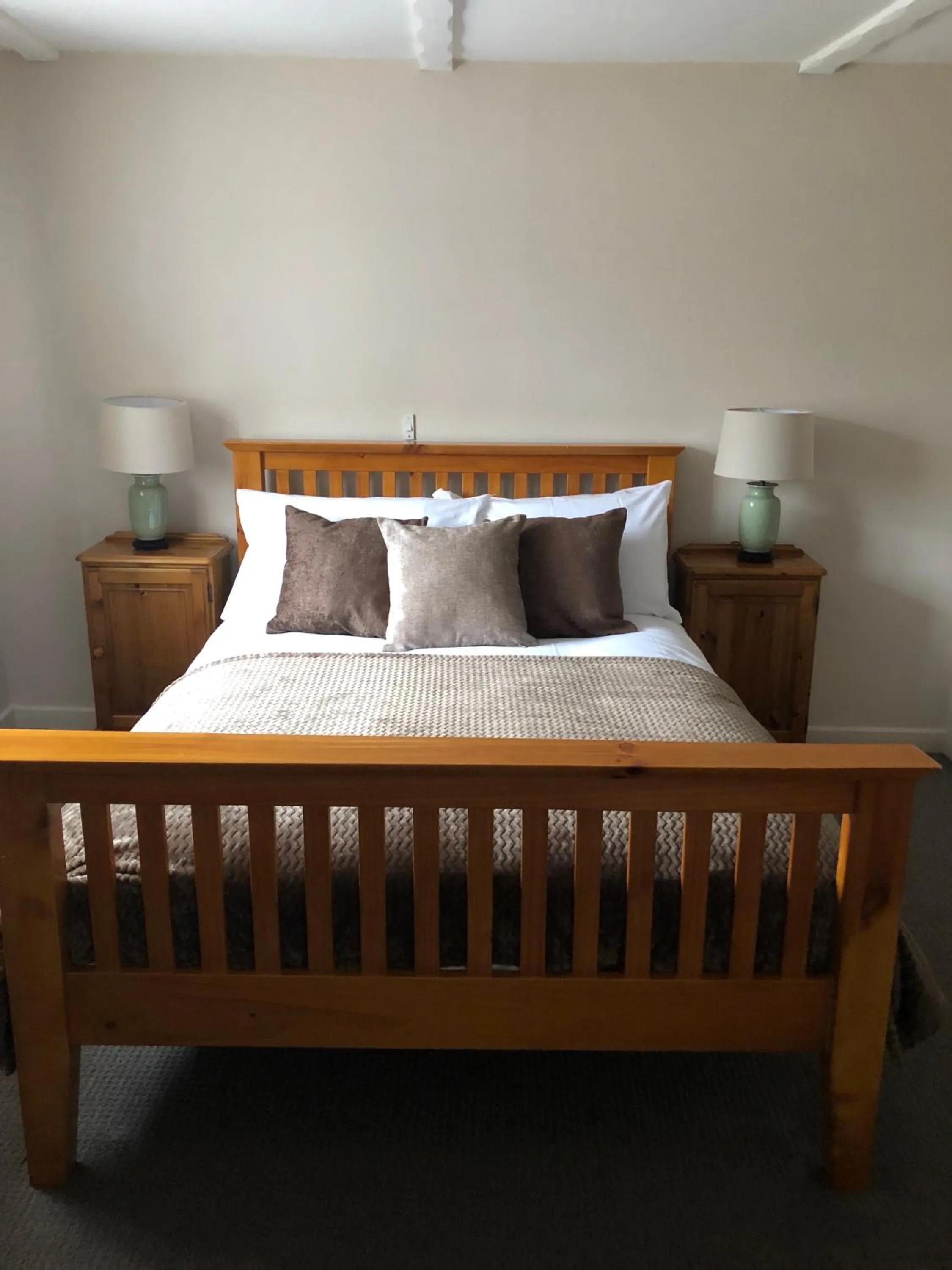 Bed in The George at Nunney