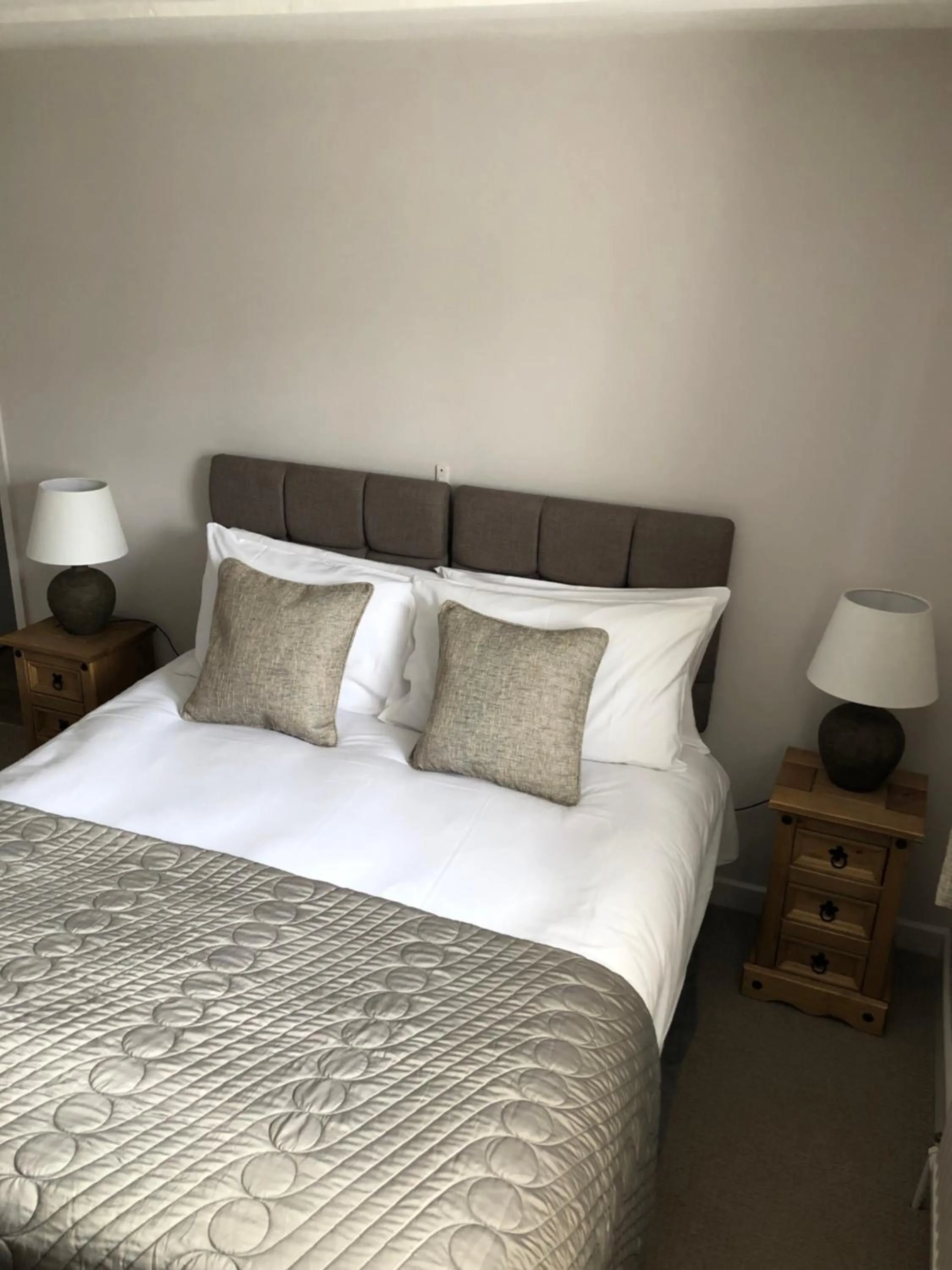 Bed in The George at Nunney