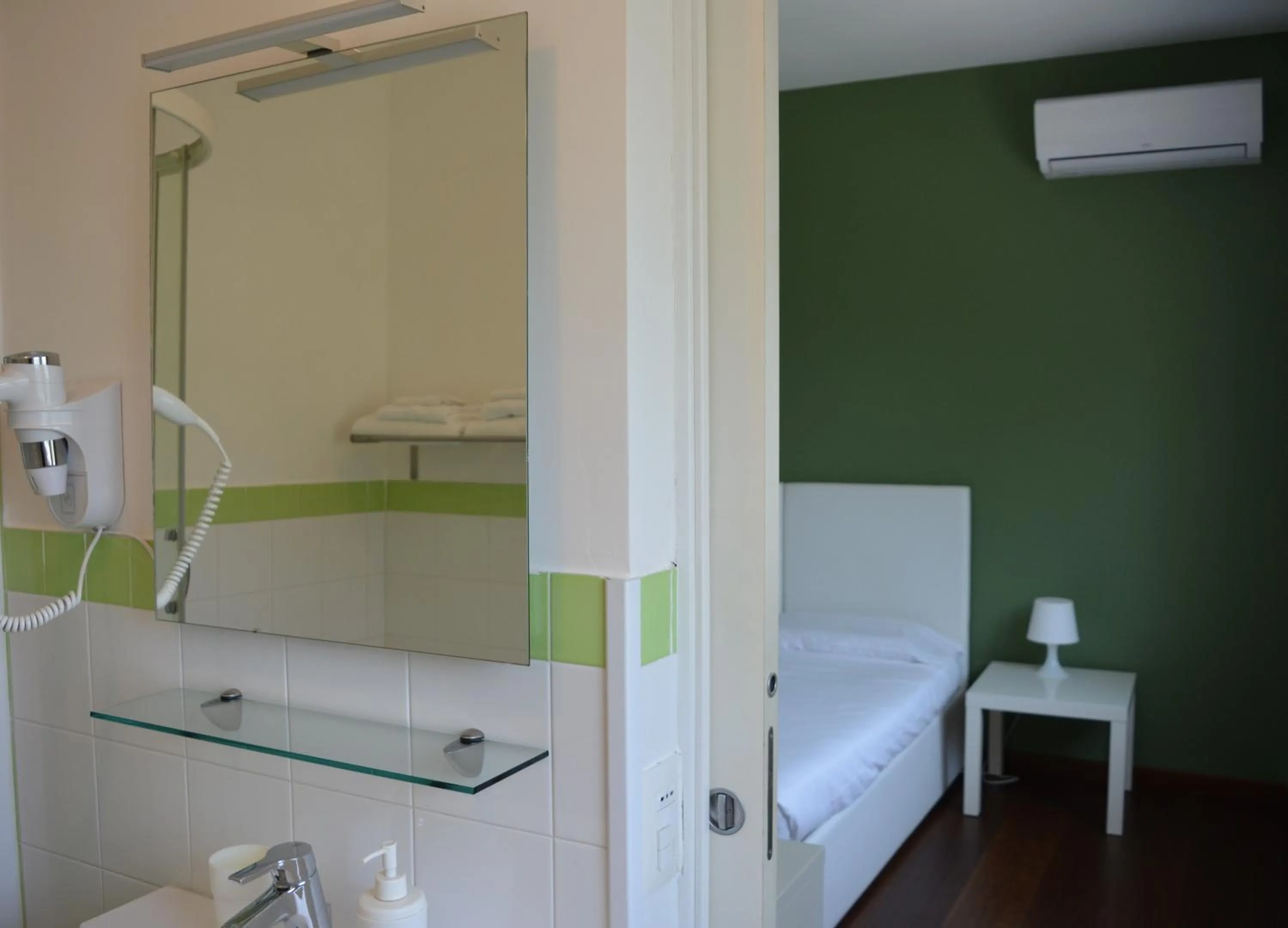 Bathroom, Bed in B&B Terra del Sole