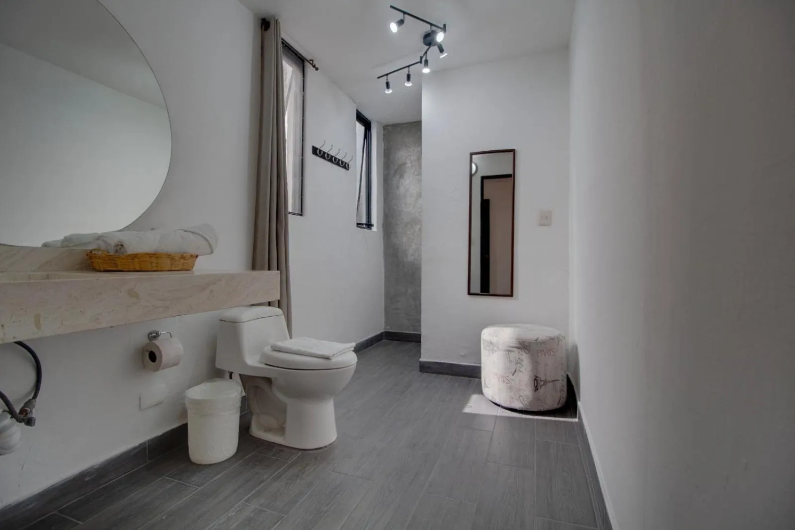 Toilet in Hotel Punto 79