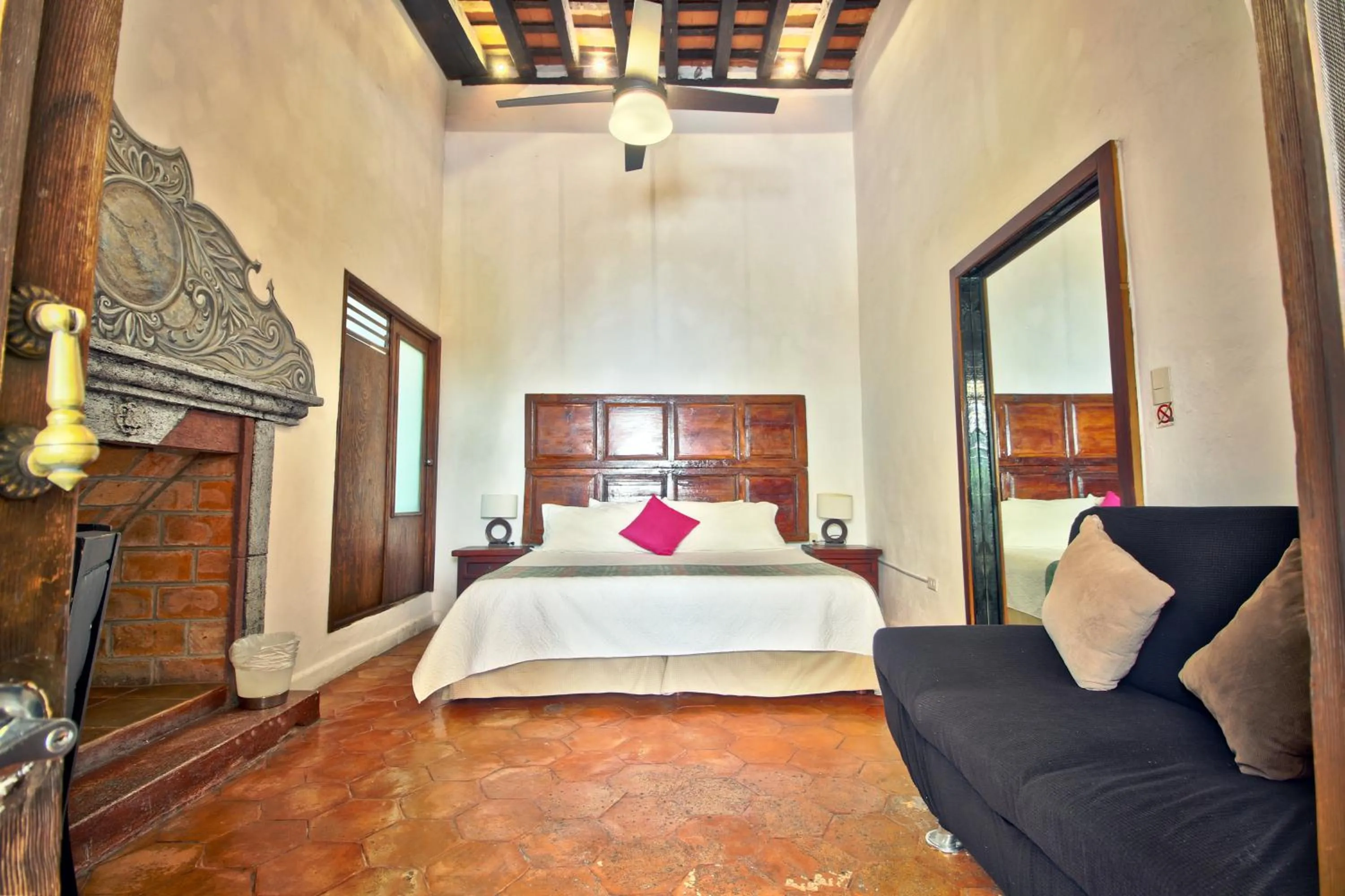 Bedroom, Bed in Hotel Punto 79