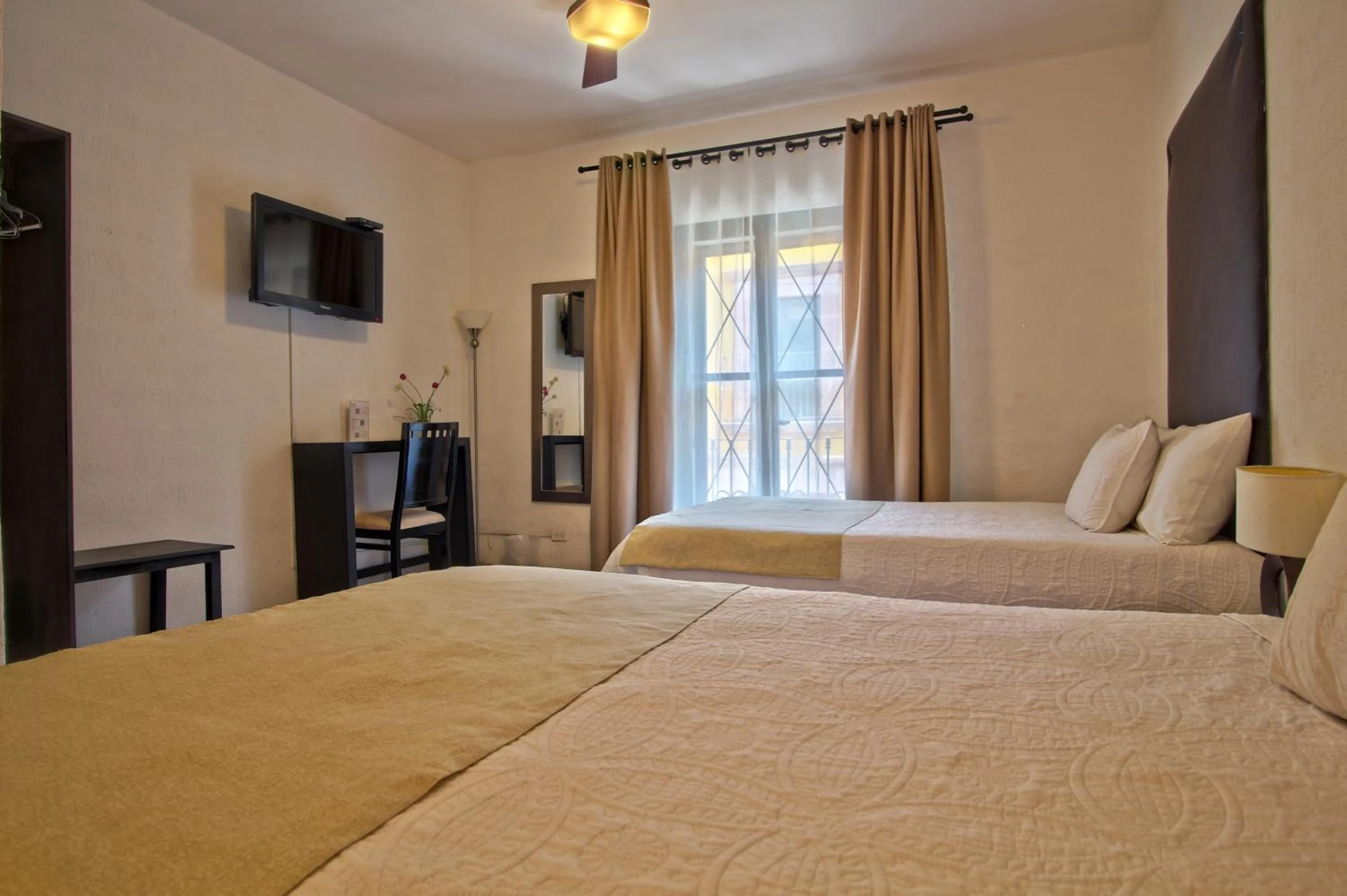 Bedroom, Bed in Hotel Punto 79