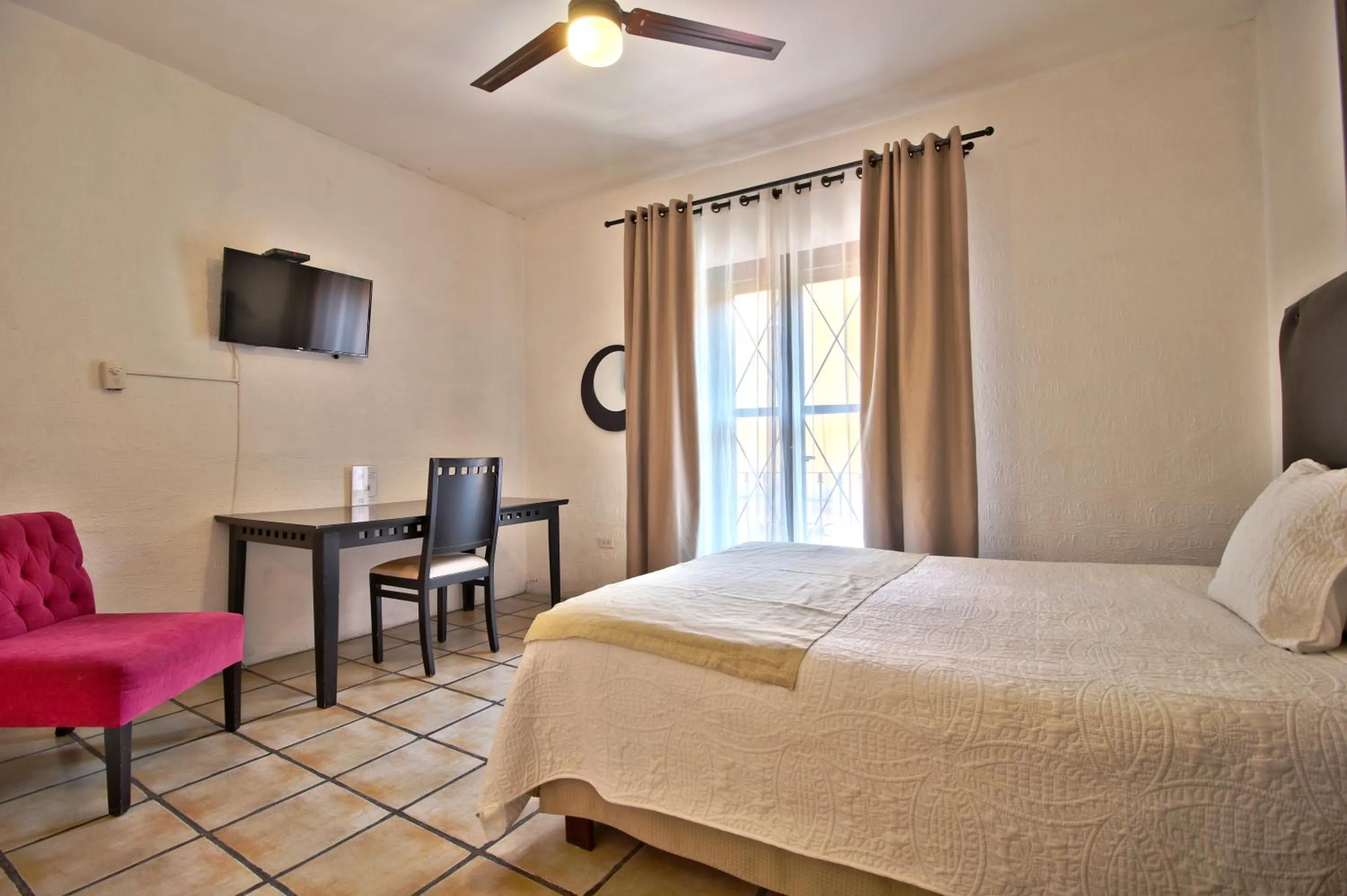 Bedroom, Bed in Hotel Punto 79