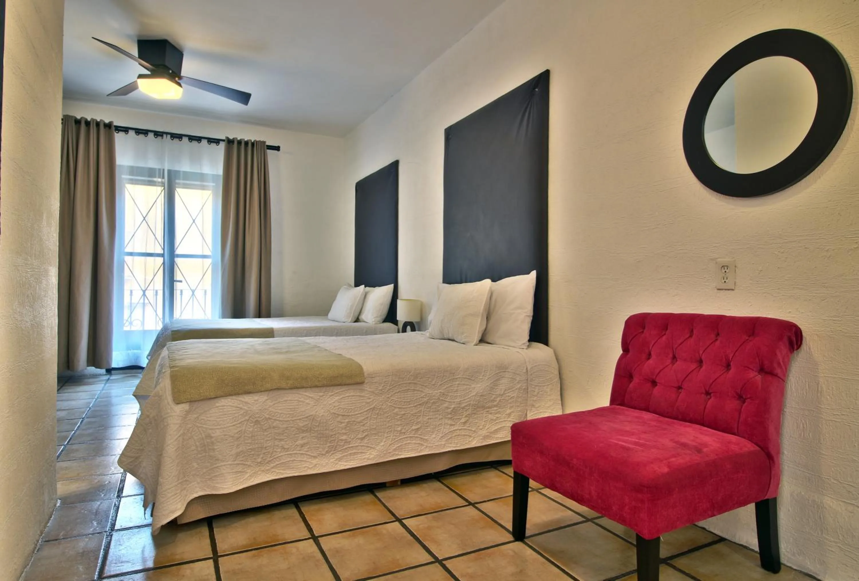 Bedroom, Bed in Hotel Punto 79