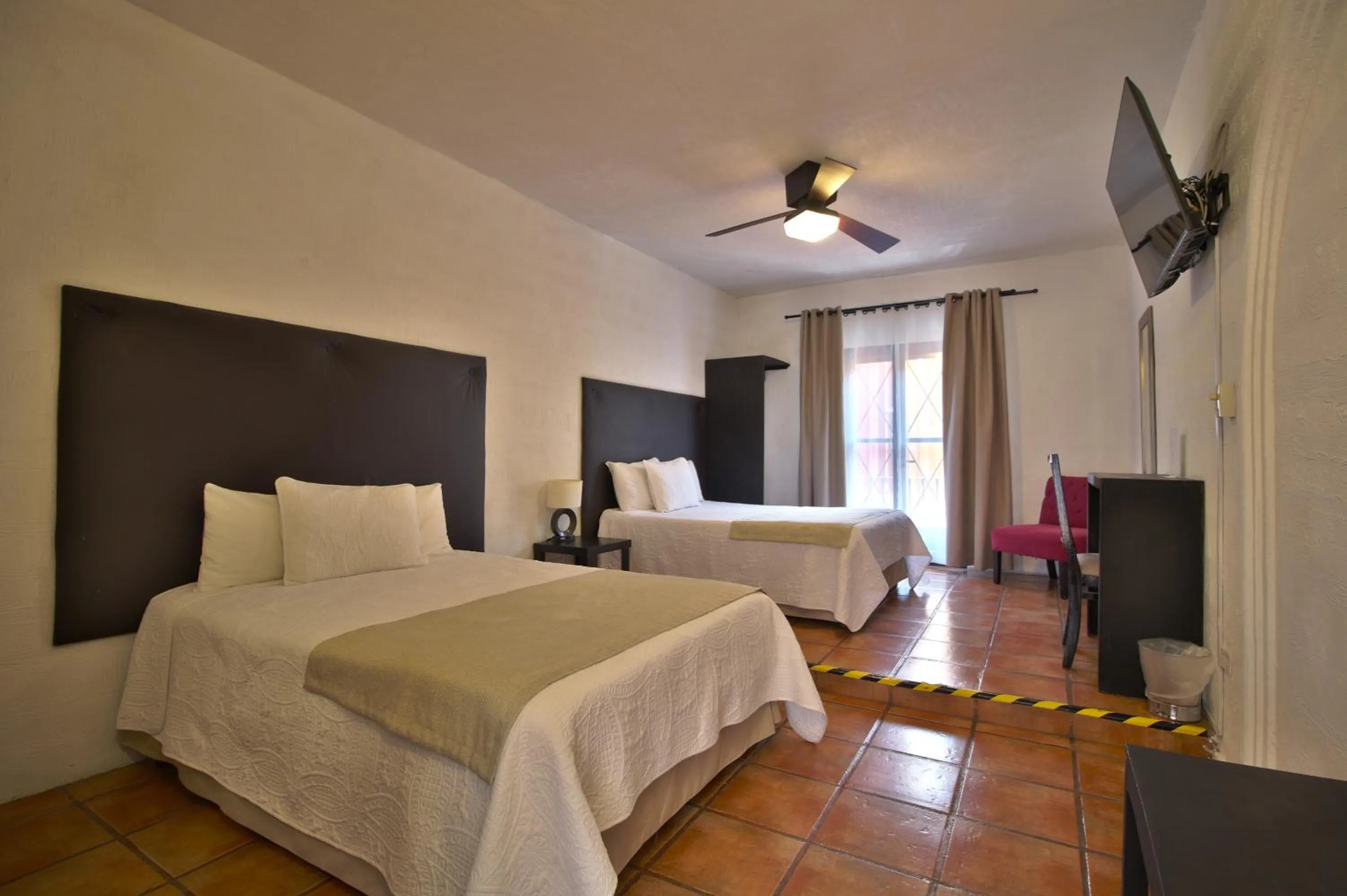 Bedroom, Bed in Hotel Punto 79