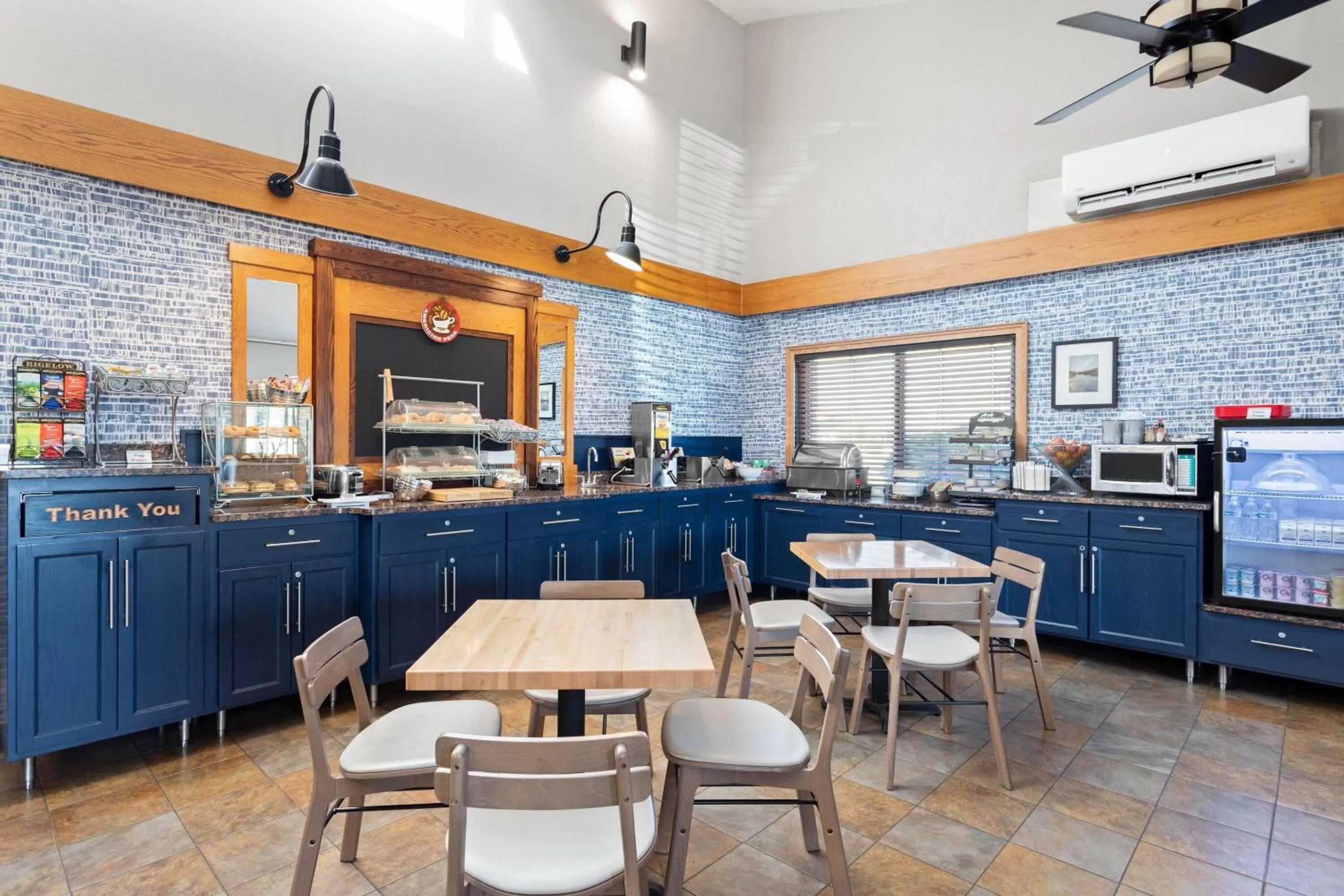 Breakfast in AmericInn by Wyndham Roseau