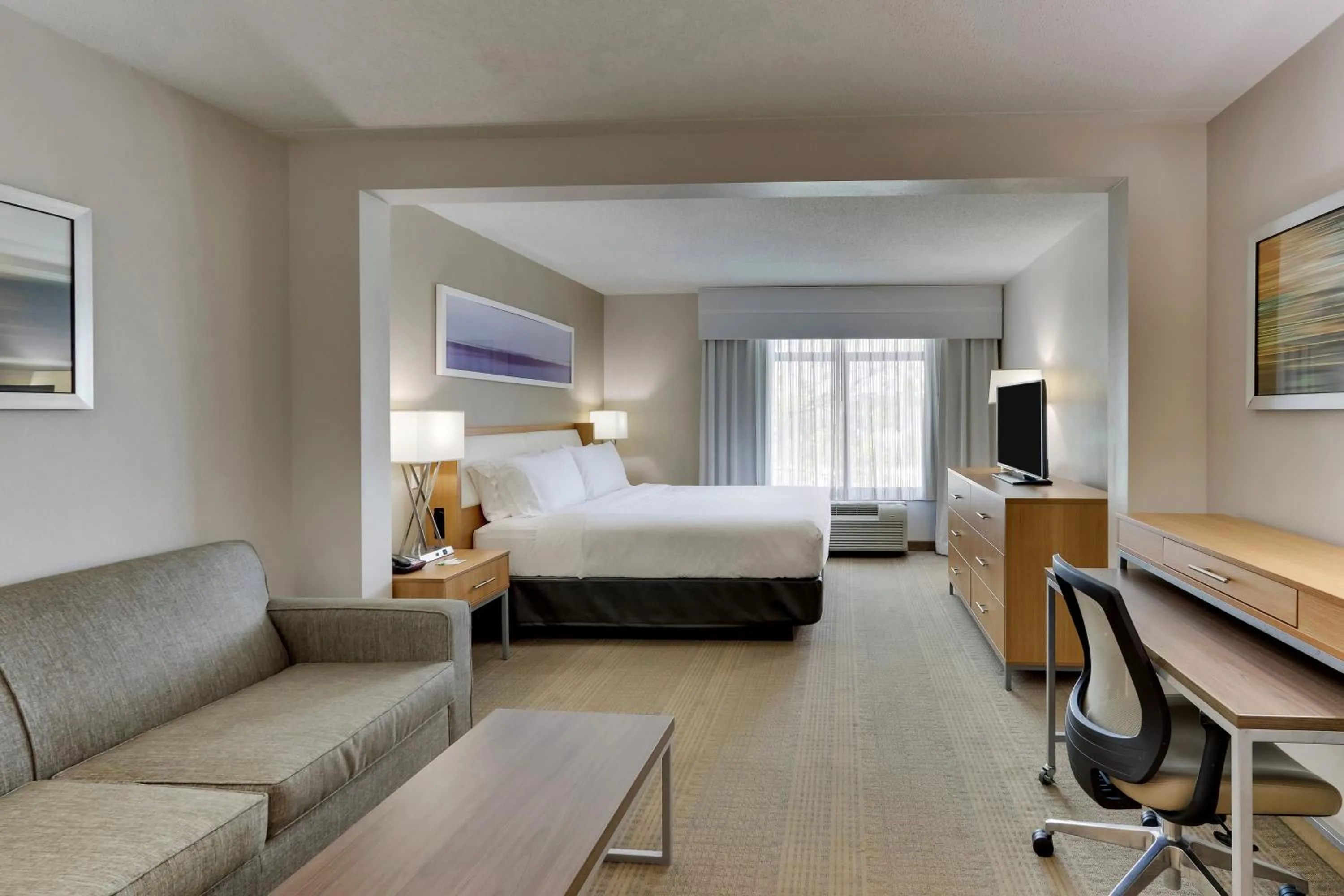 Bedroom, Bed in Holiday Inn Franklin - Cool Springs by IHG